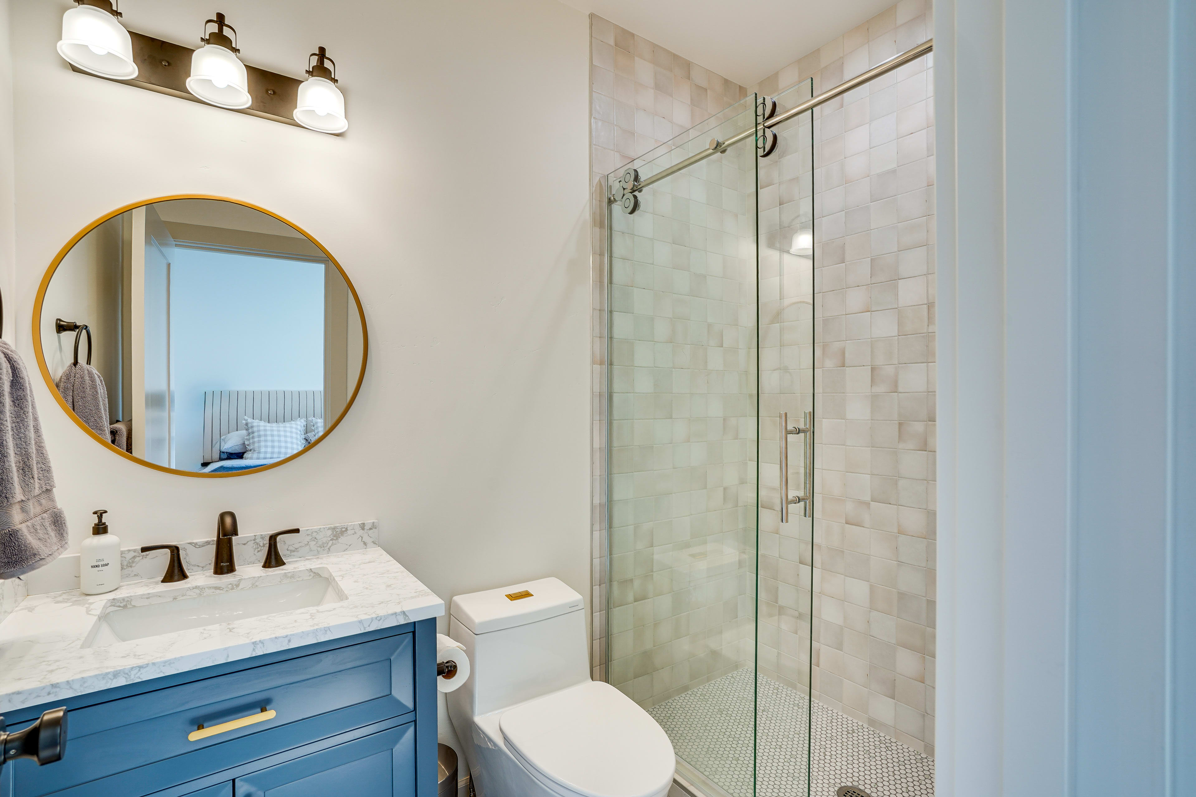 Full Bathroom | Complimentary Toiletries | Hair Dryer