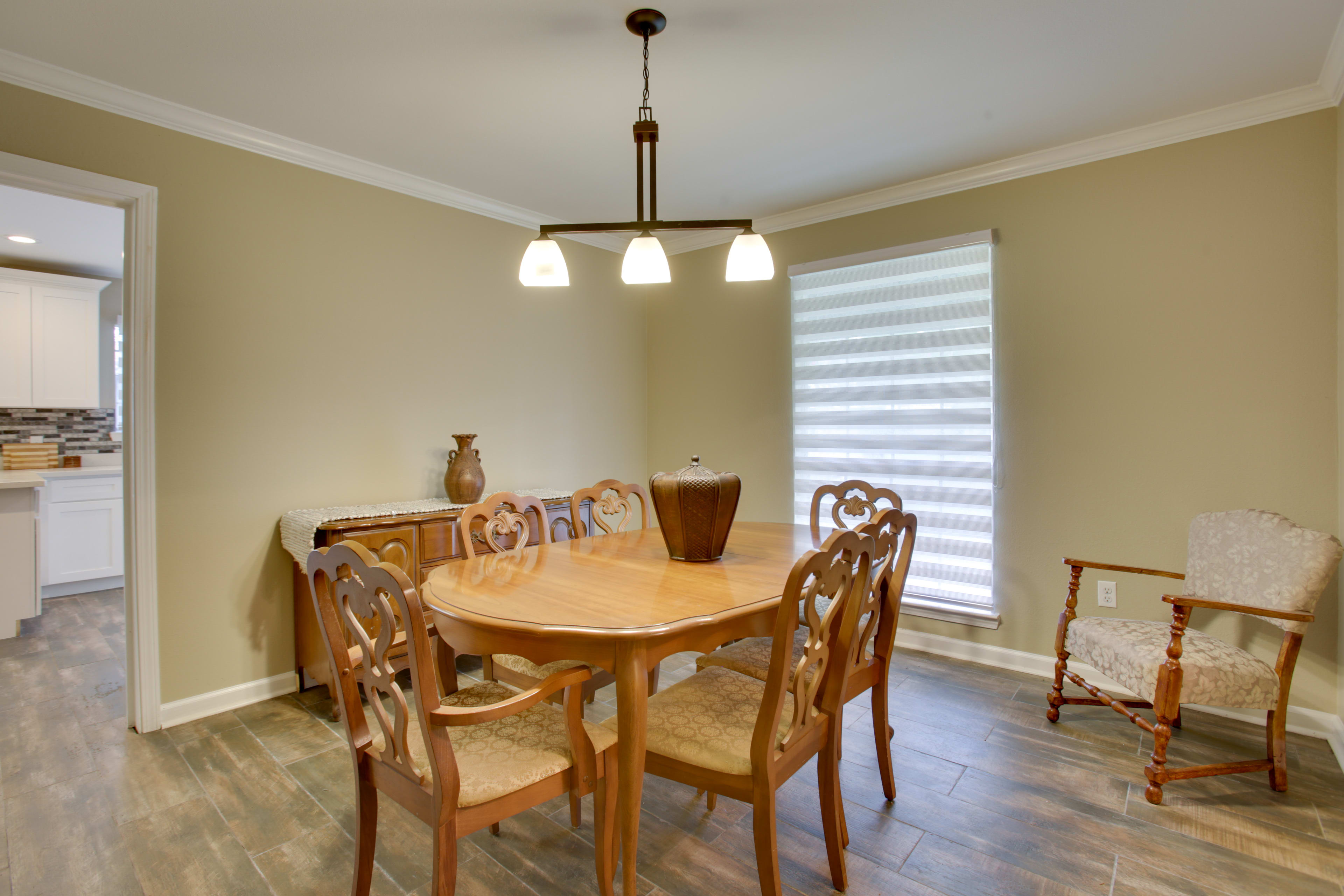 Dining Areas | Dishware/Flatware | Trash Bags/Paper Towels