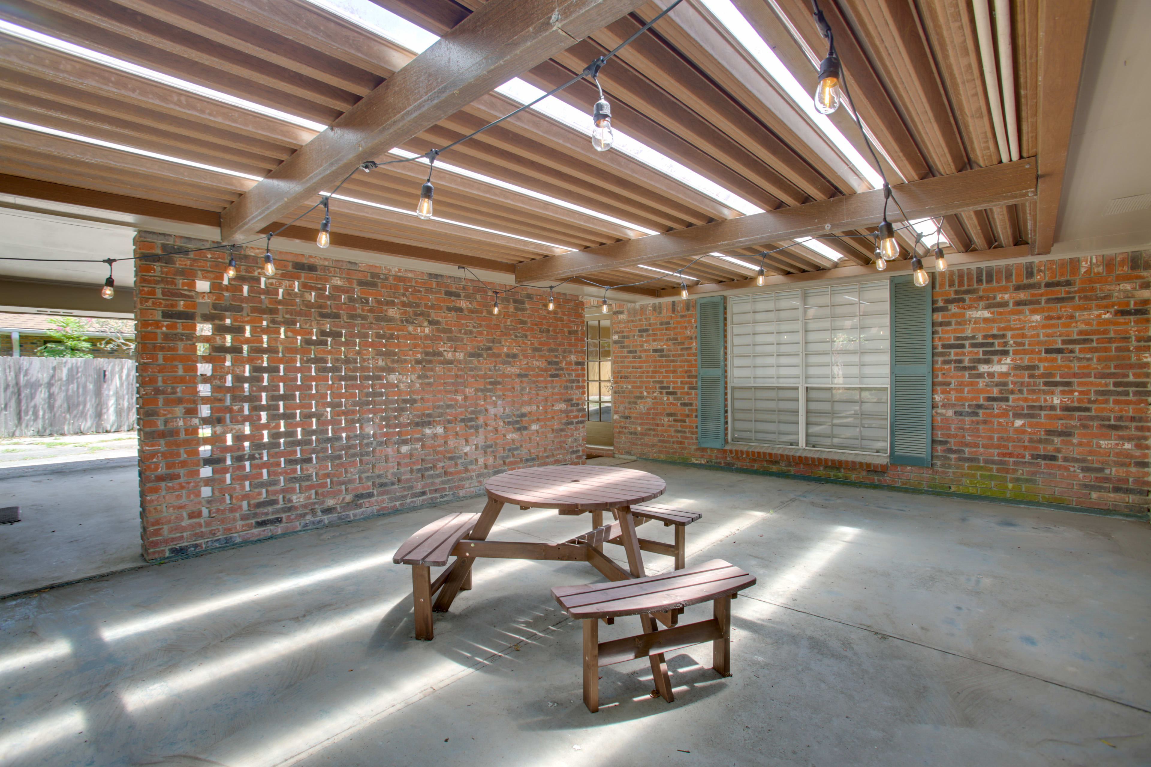 Covered Patio | Dining Area