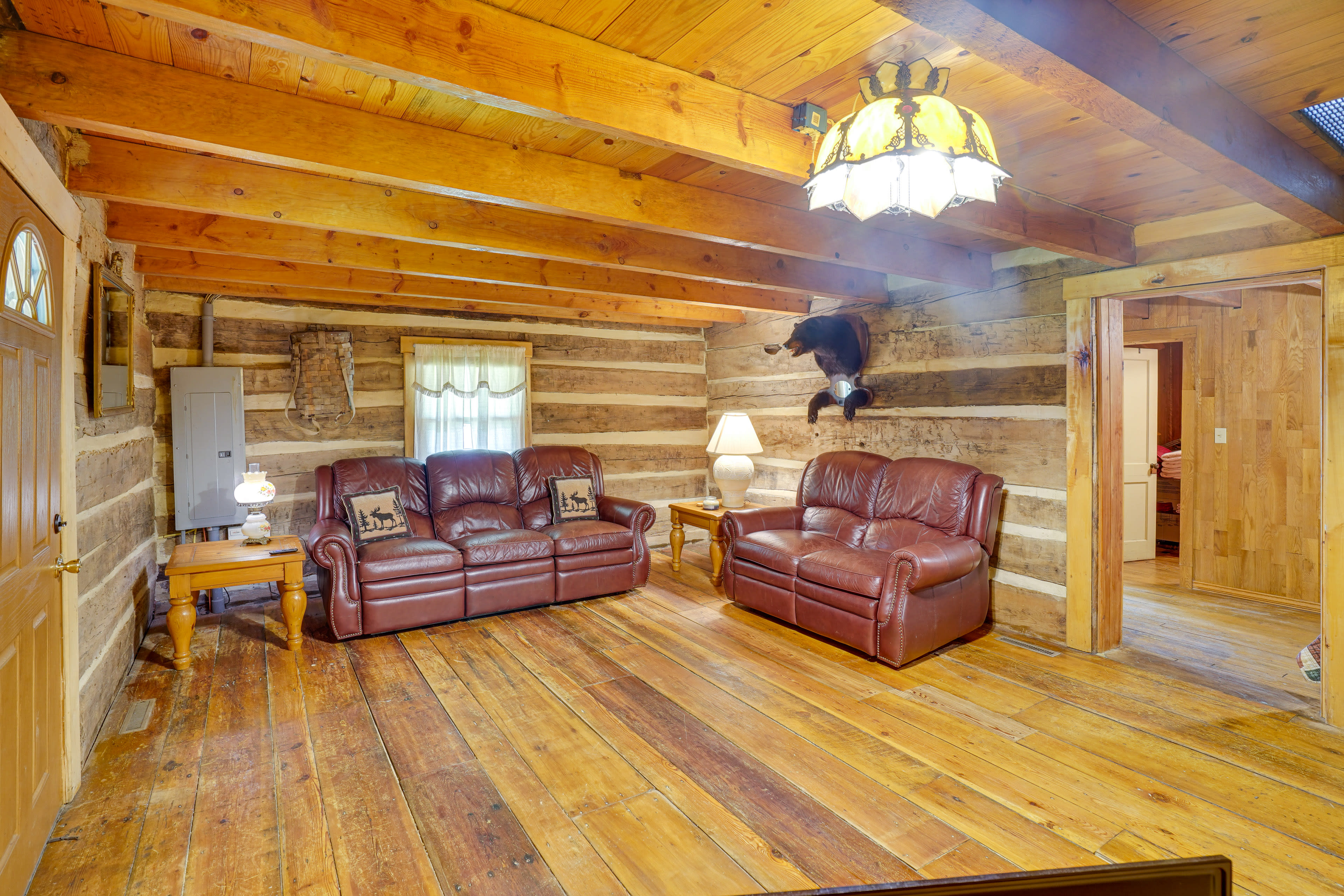 Living Room | 1st Floor | Smart TV | Wood-Burning Fireplace