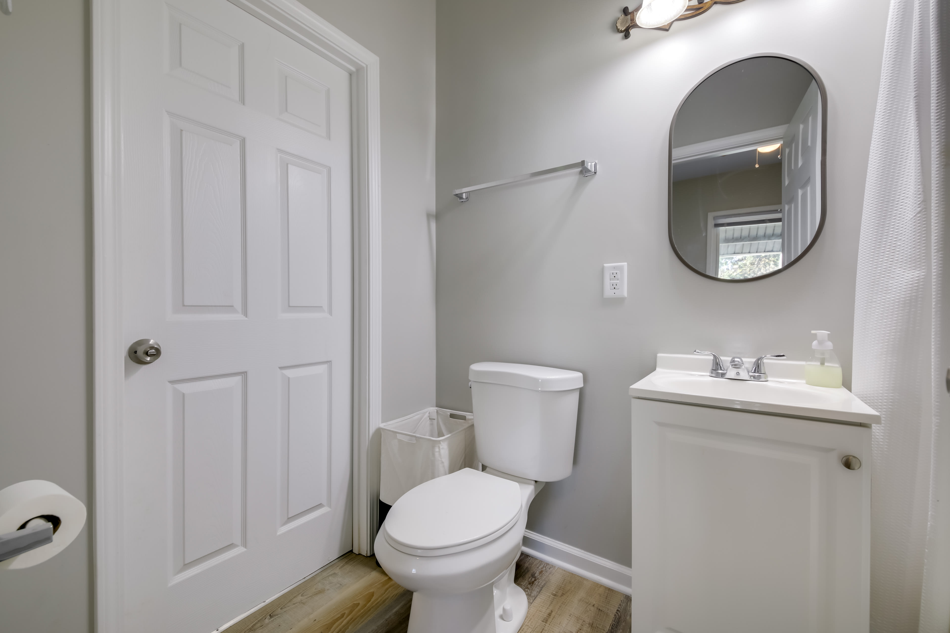 En-Suite Bathroom | Access via Bonus Room | Towels Provided