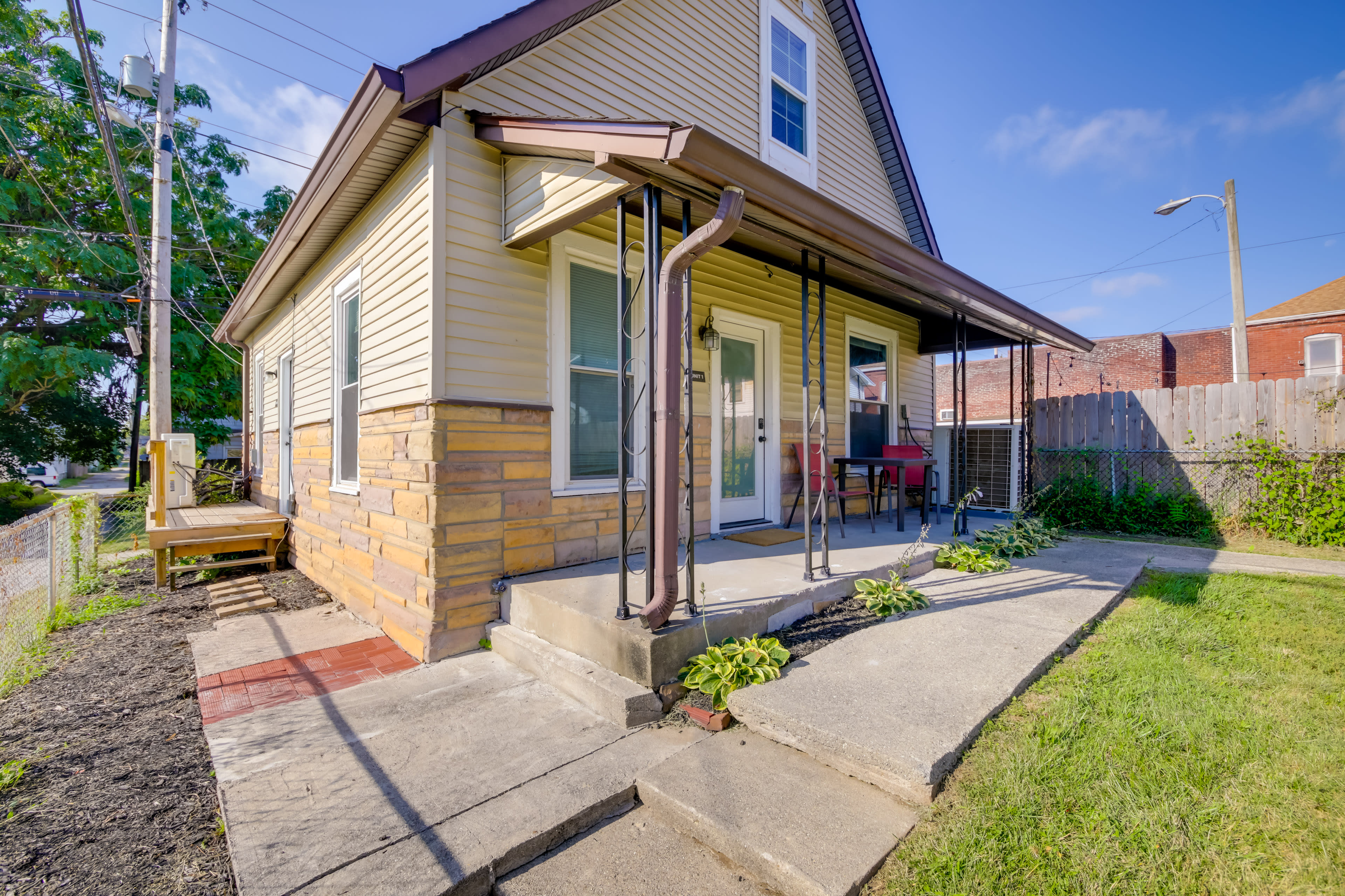 Home Exterior | Covered Front Porch