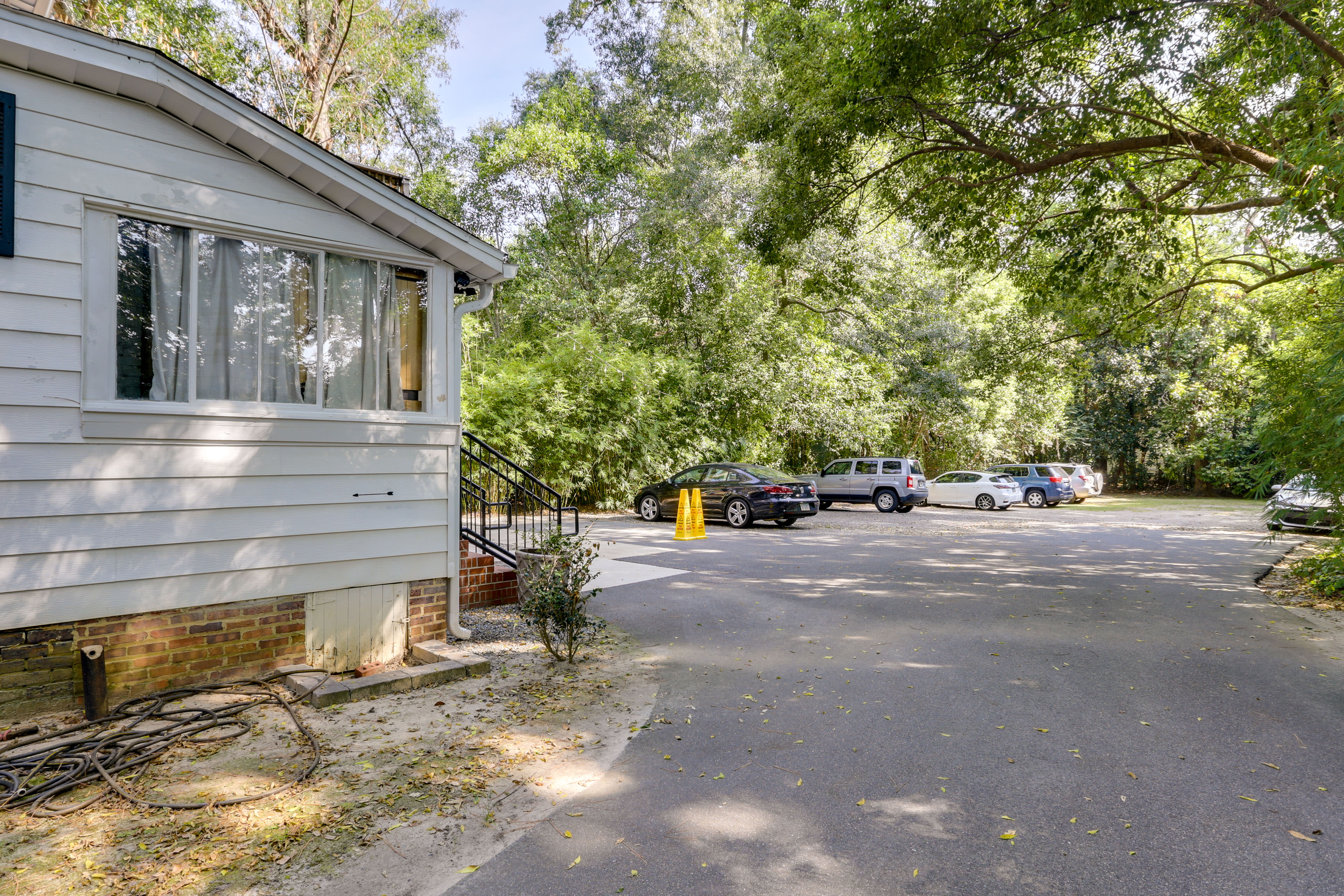 Parking | Driveway (2 Vehicles)