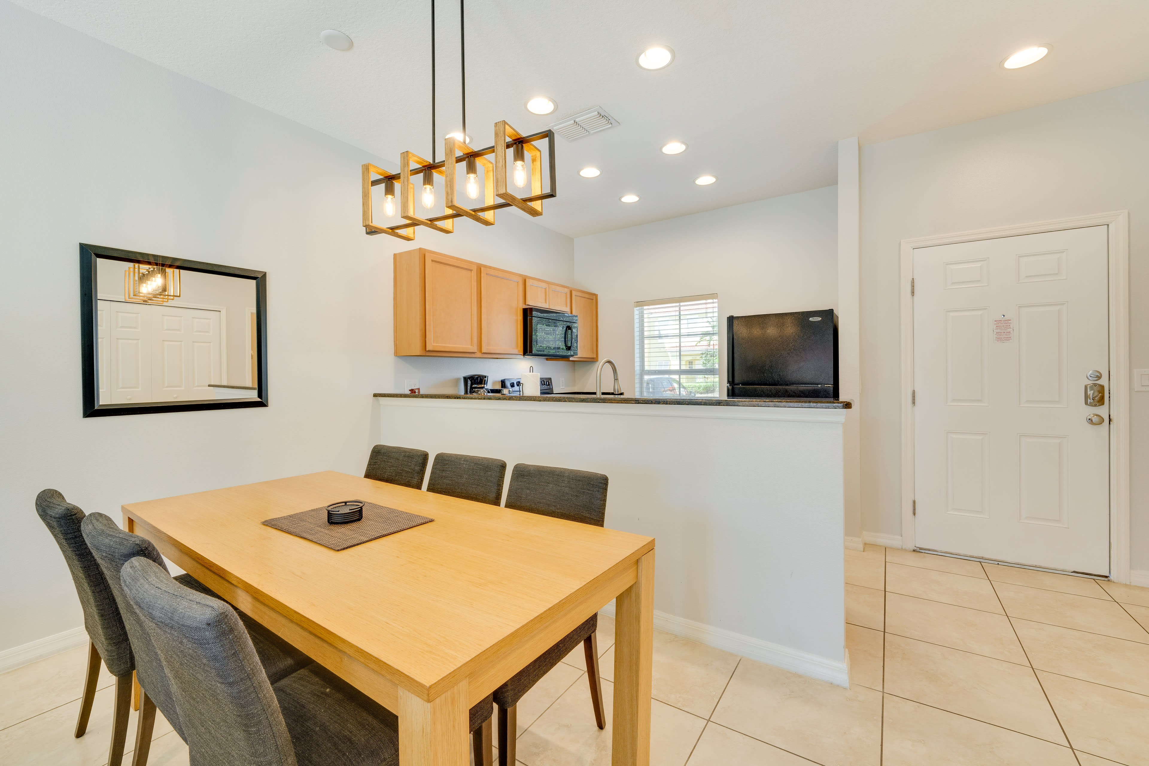 Dining Area | Dishware/Flatware