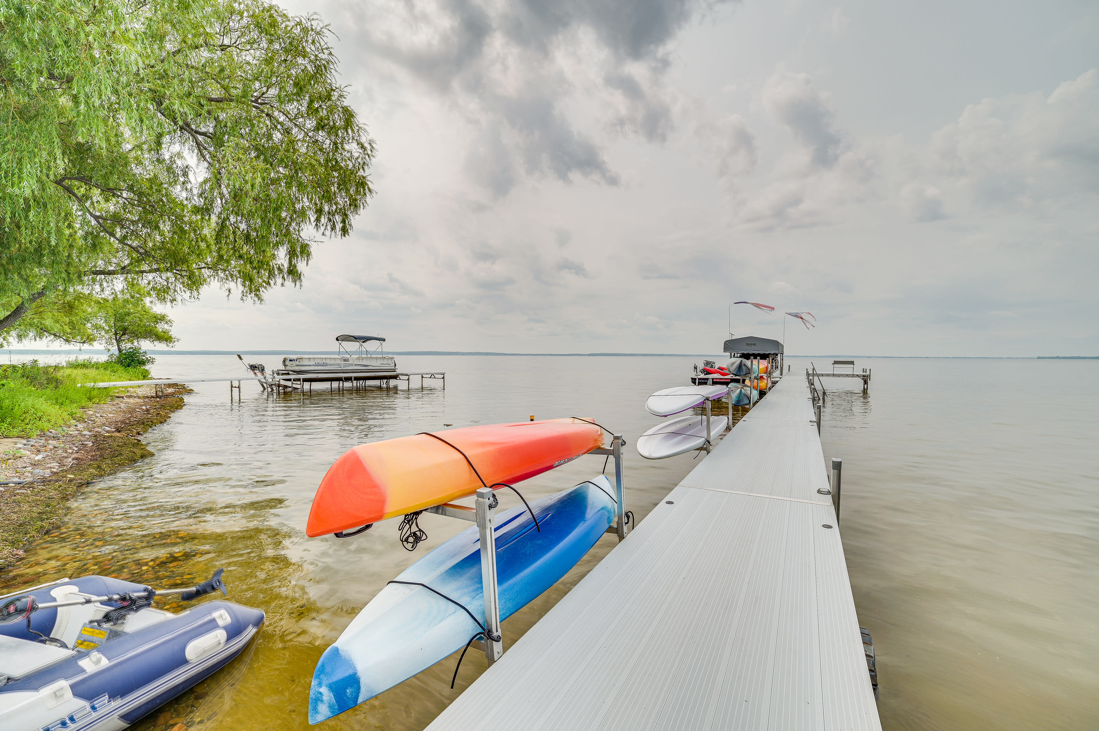 Private Dock | Kayaks | Paddle Boards | Trampoline