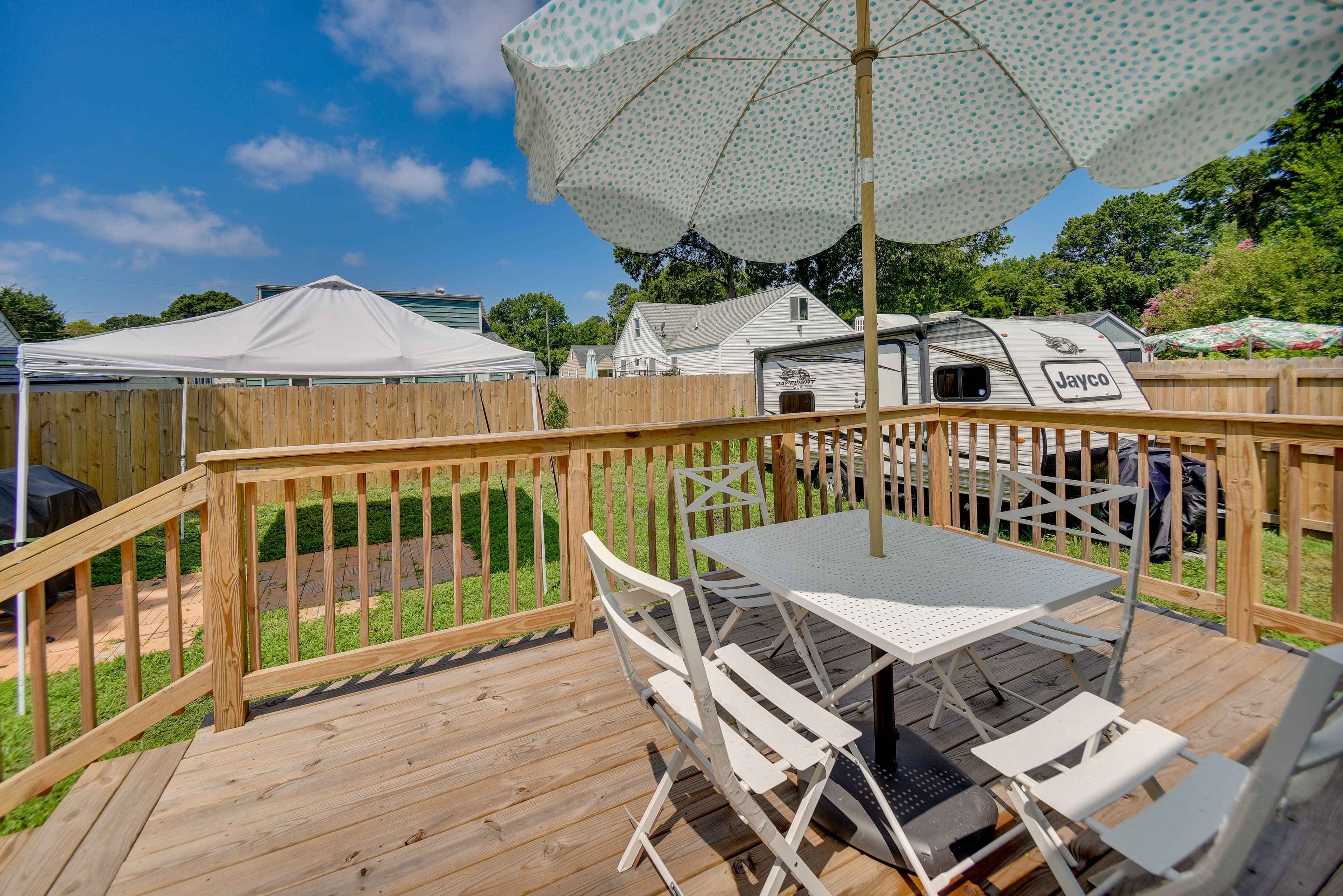 Deck | Outdoor Dining Area | Gas Grill