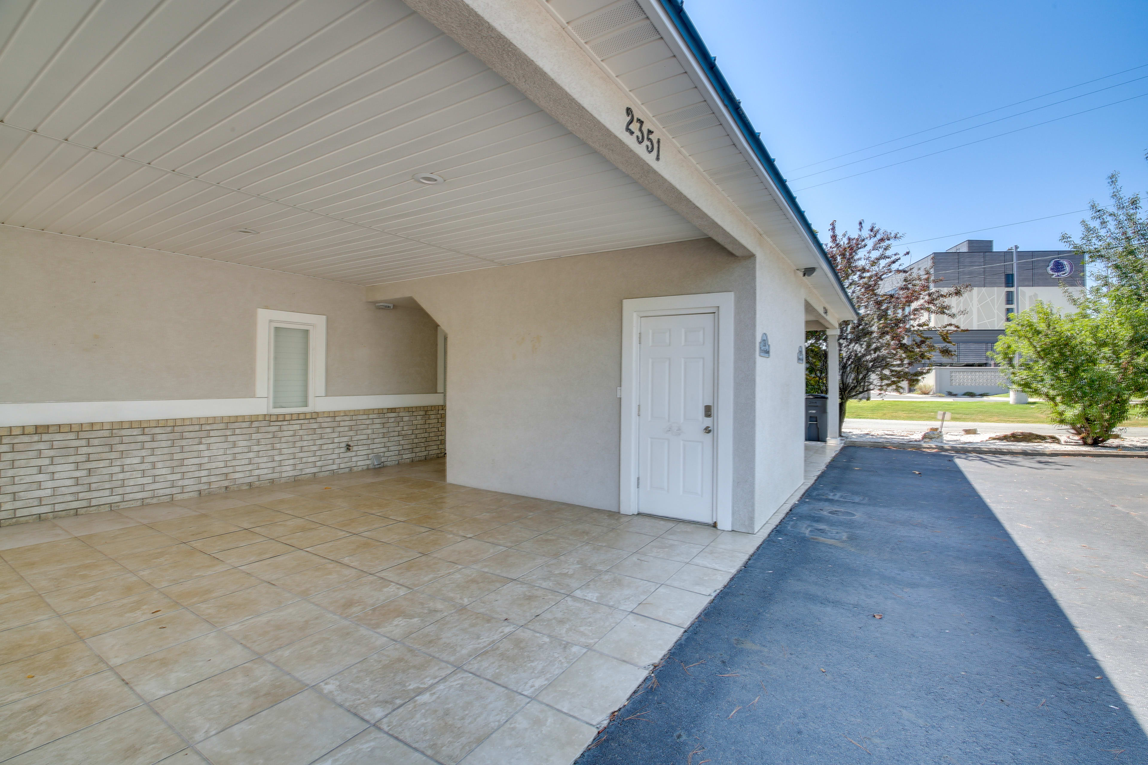 Parking | Carport (1 Vehicle) | Driveway (1 Vehicle)