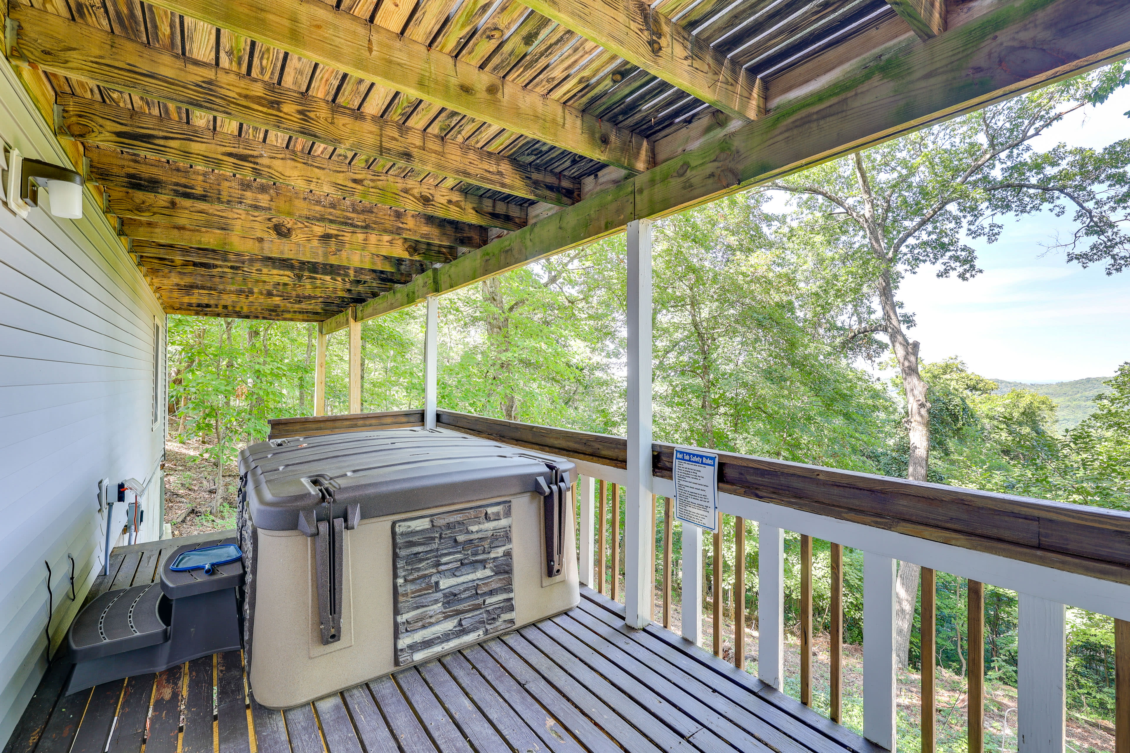 Lower Deck | Private Hot Tub