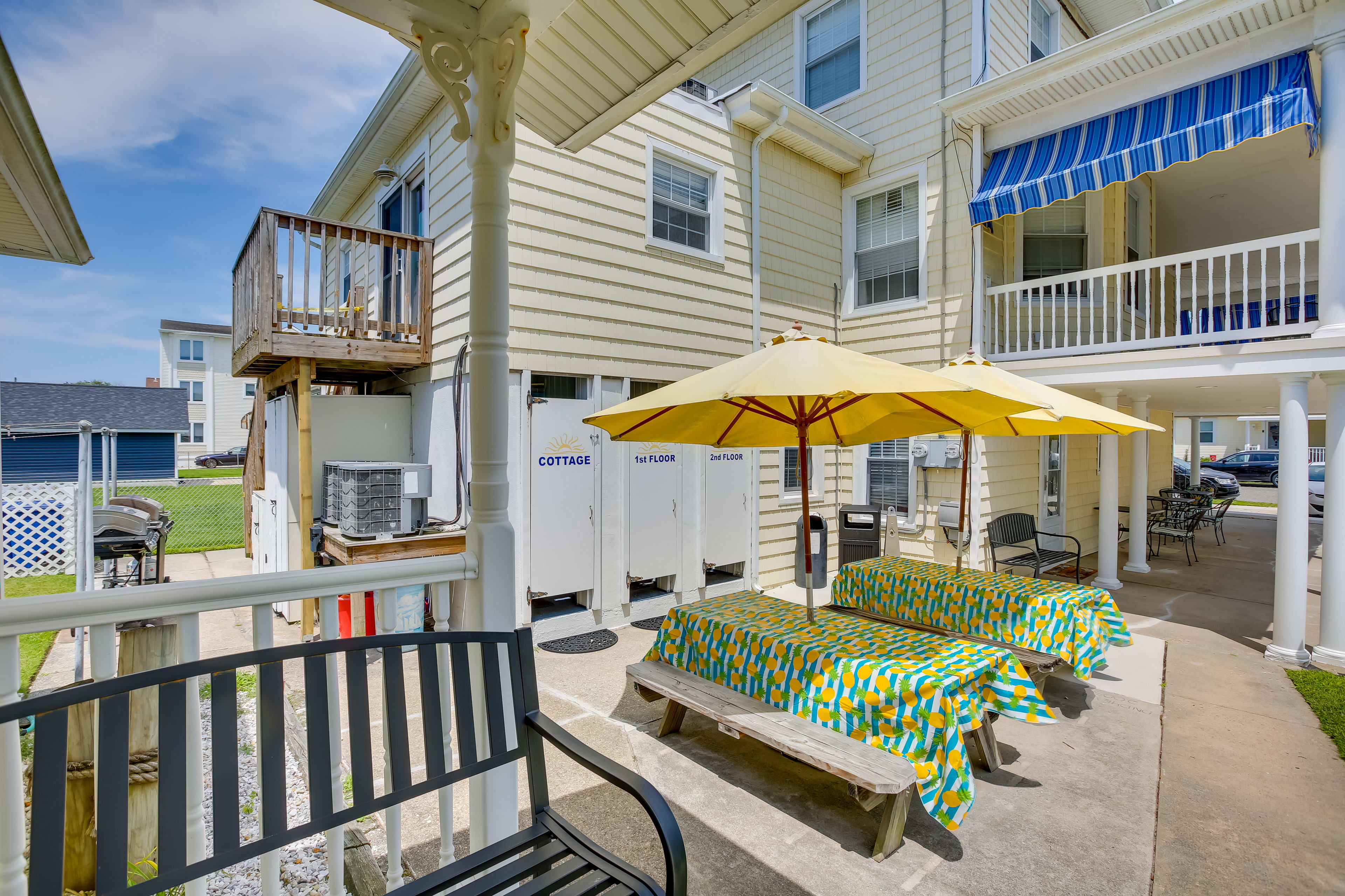 Shared Patio | Dining Area