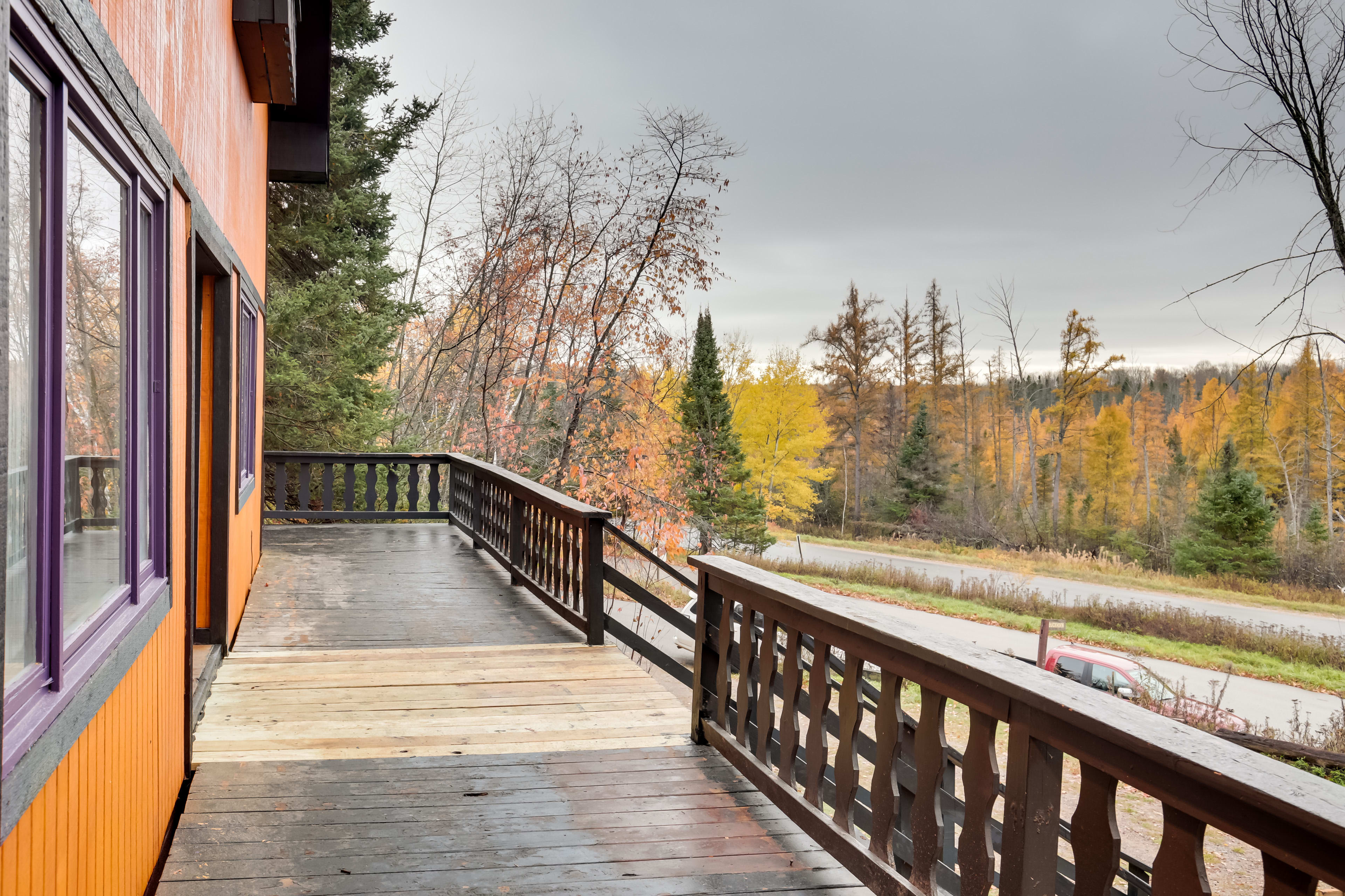 Cabin Exterior | Shared Deck