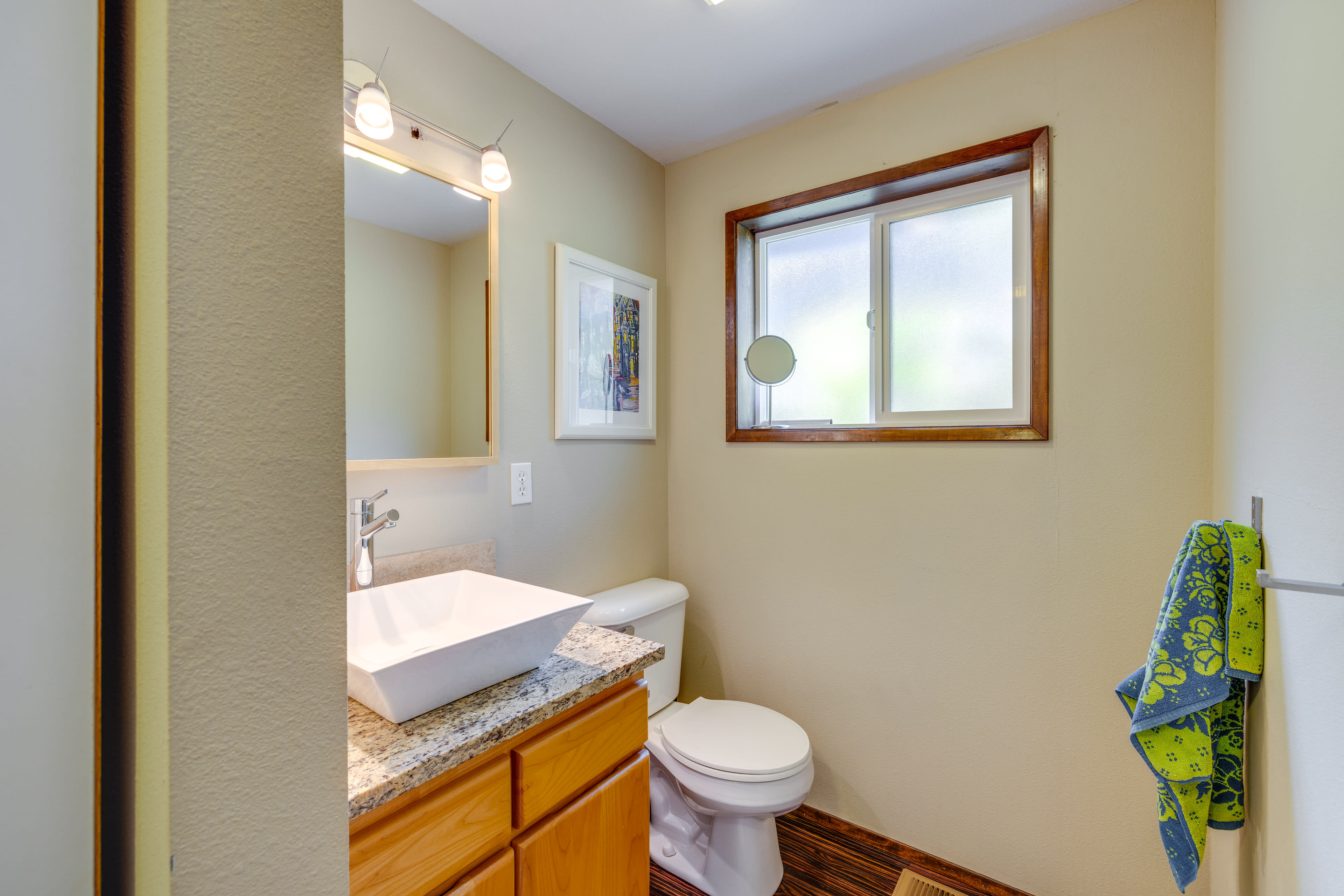 Half Bathroom | 1st Floor | Complimentary Toiletries