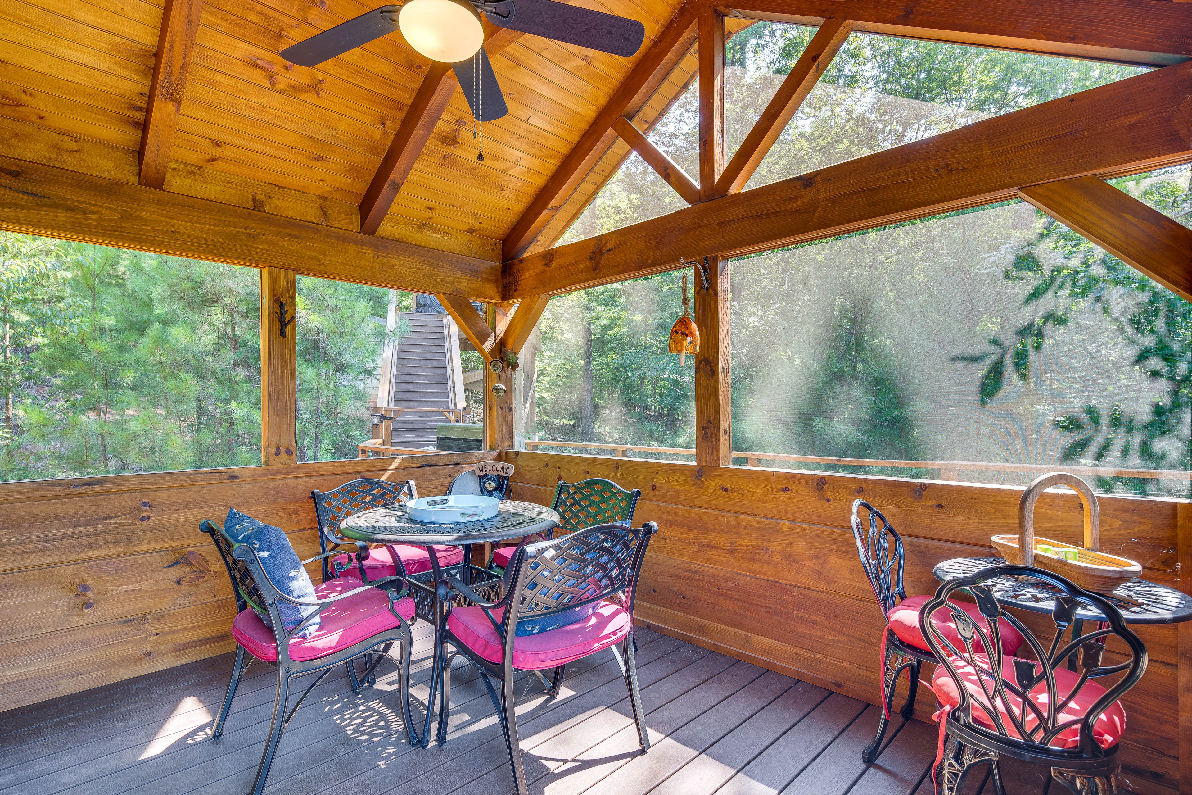 Screened Porch | Outdoor Dining Areas