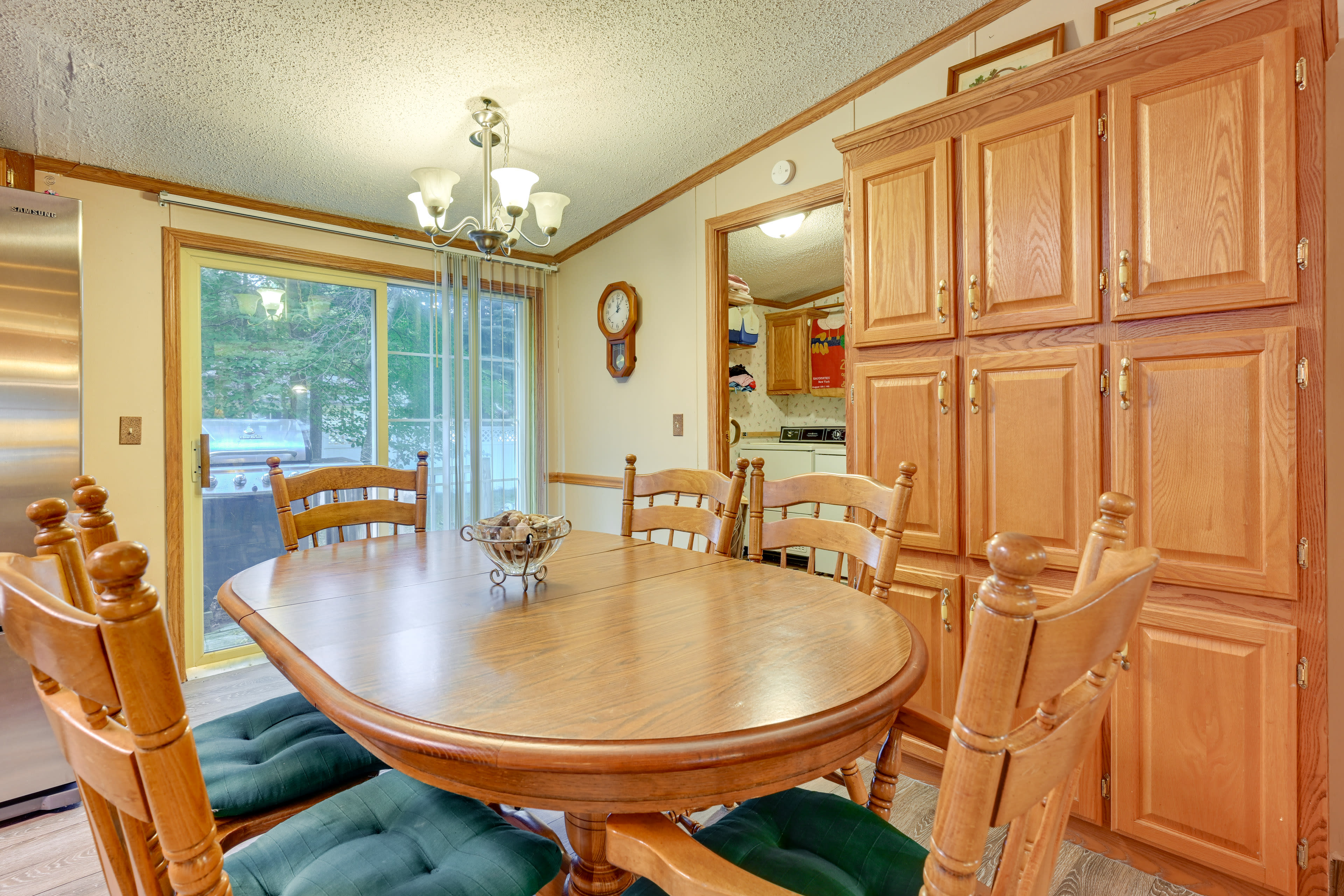 Dining Area | Dishware & Flatware