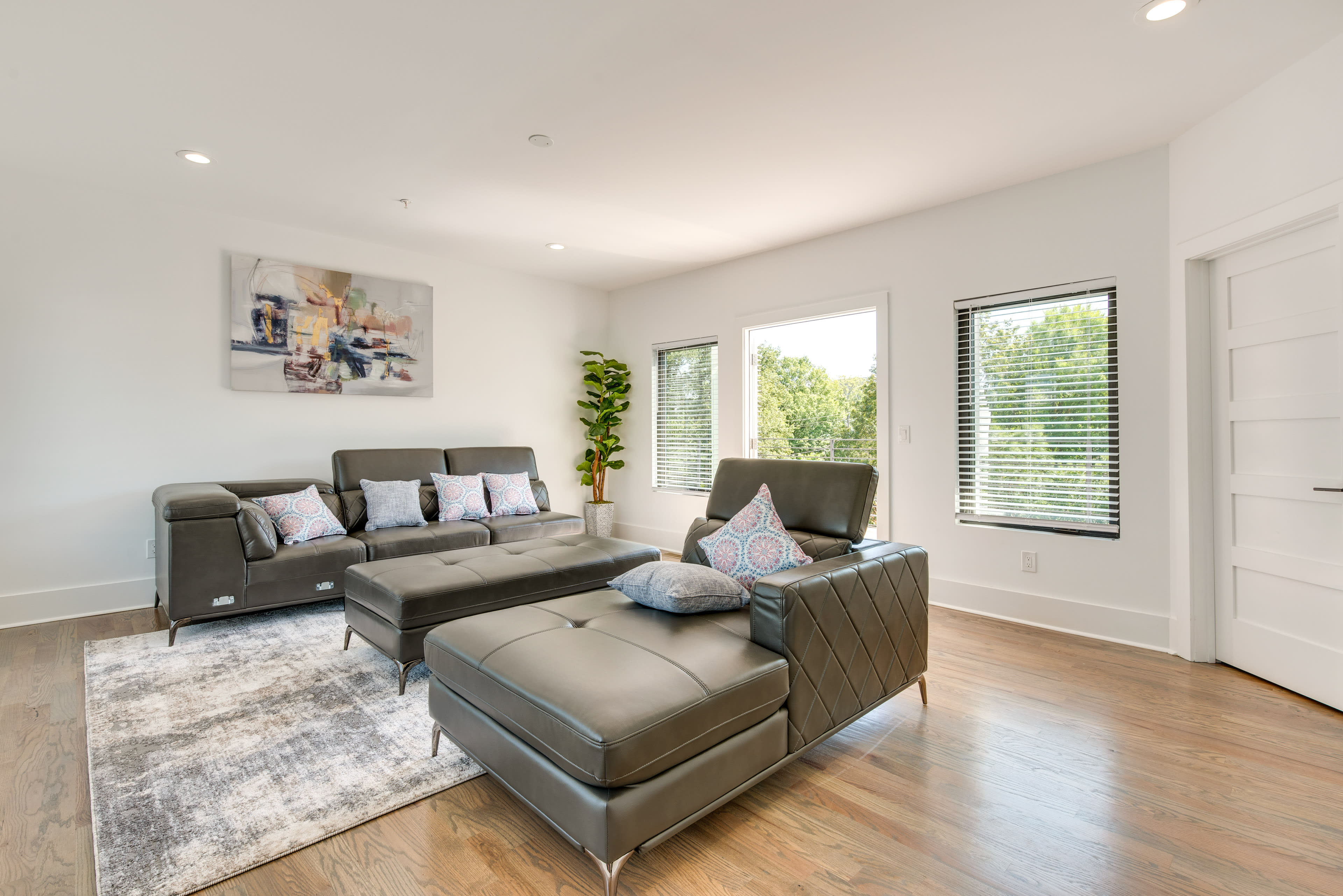 Upstairs Living Room | 4th Floor