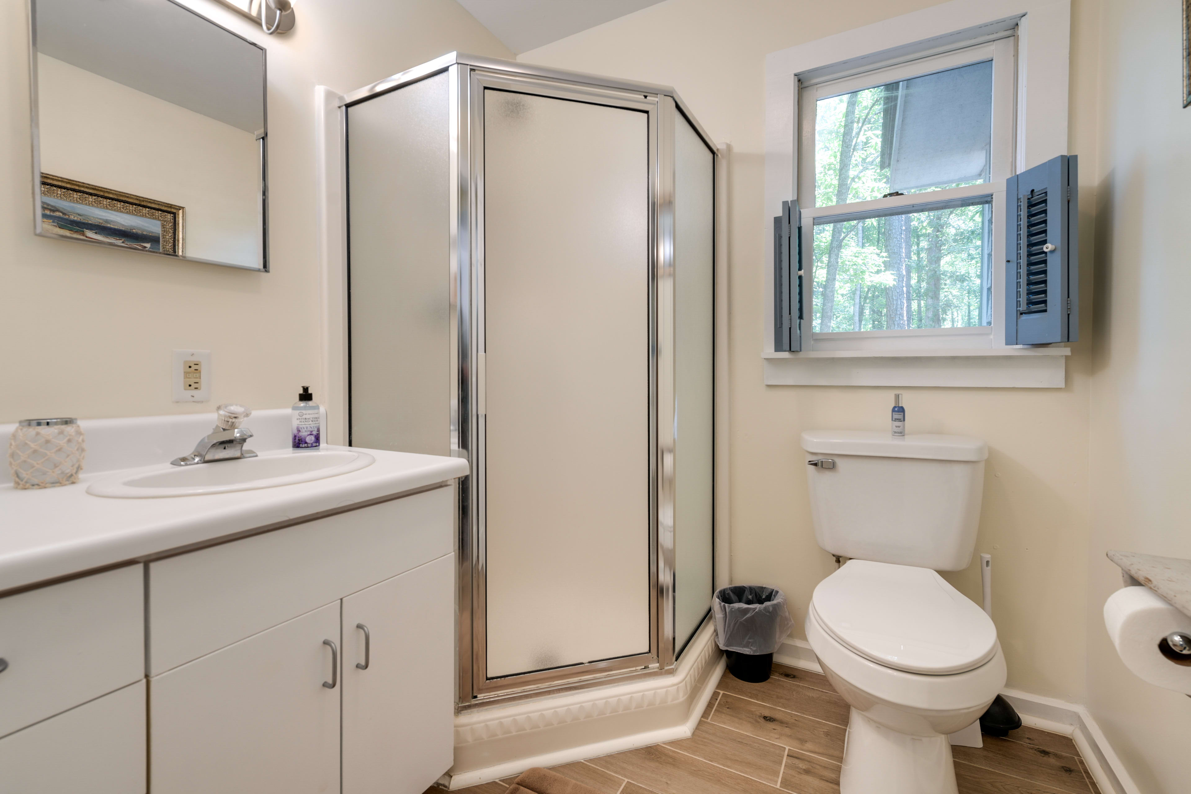 En-Suite Bathroom | Towels Provided | Complimentary Toiletries