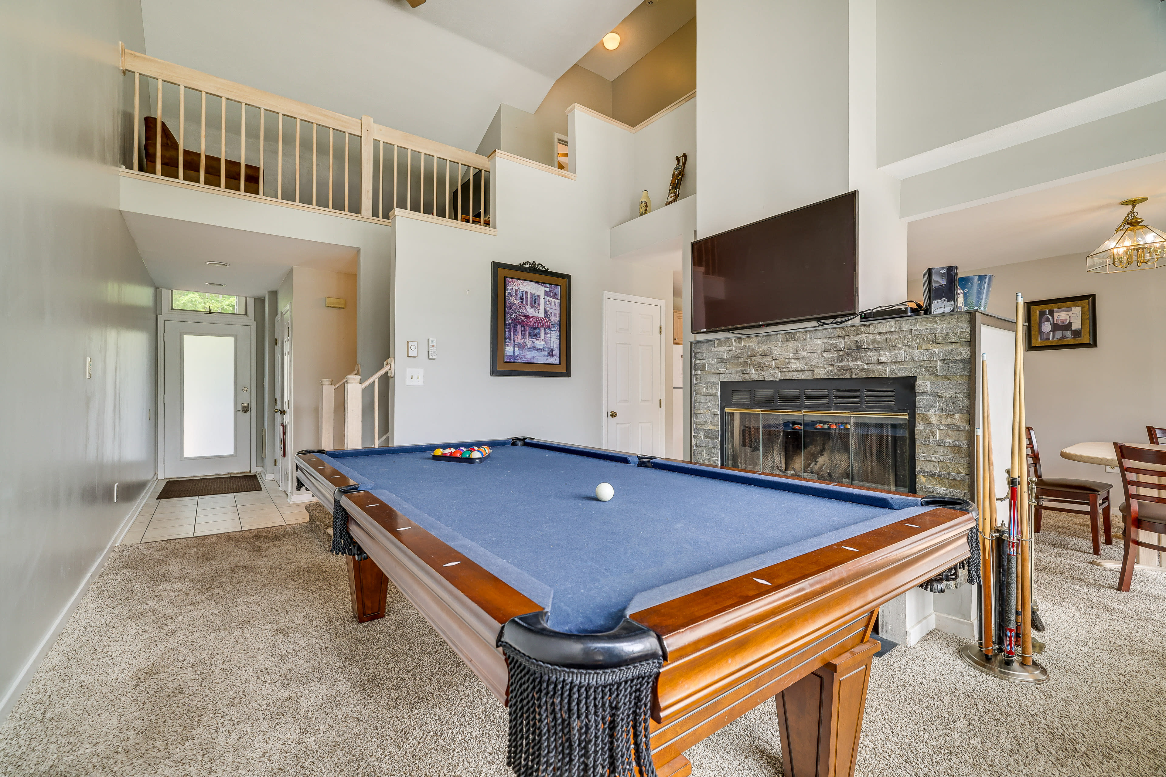 Family Room | Pool Table | Fireplace | Flat-Screen TV