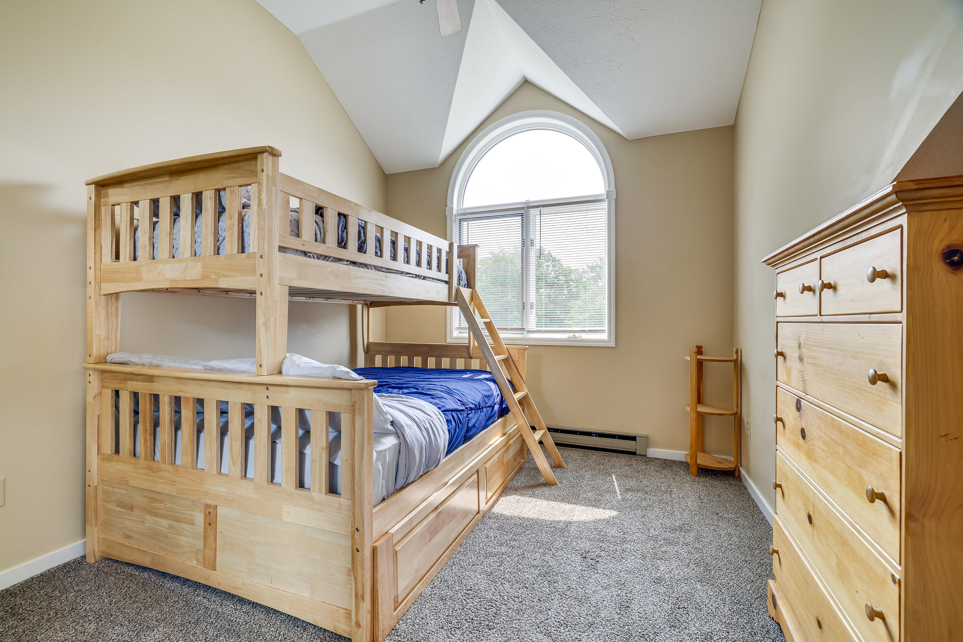 Bedroom 3 | Twin/Full Bunk Bed | Twin Trundle