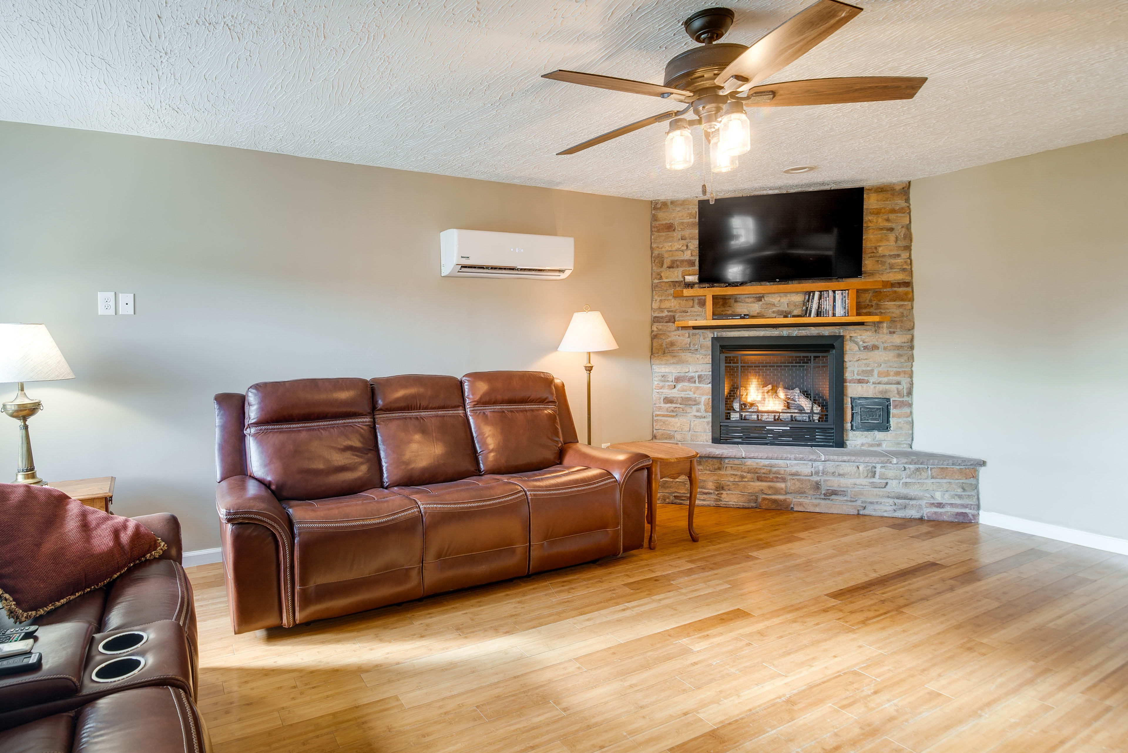 Living Area | Fireplace | Flat-Screen TV w/ DVD Player