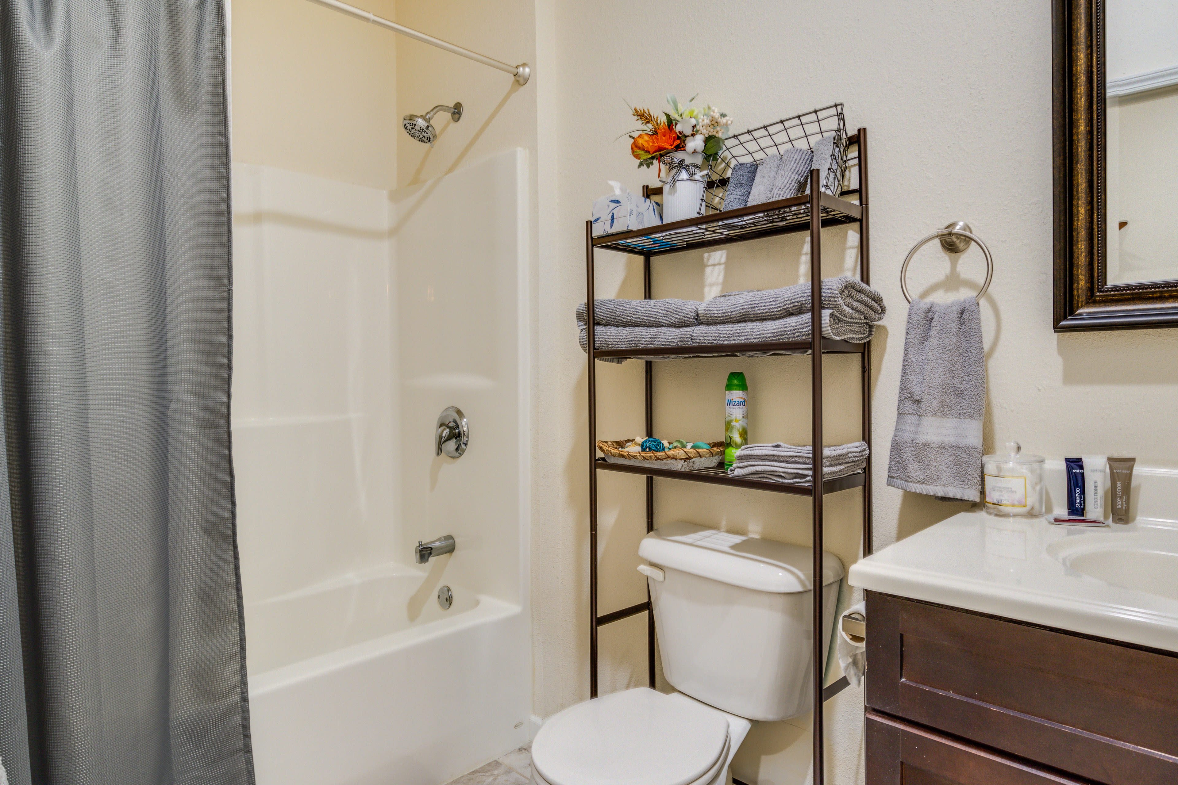 Bathroom | Towels Provided | Complimentary Toiletries