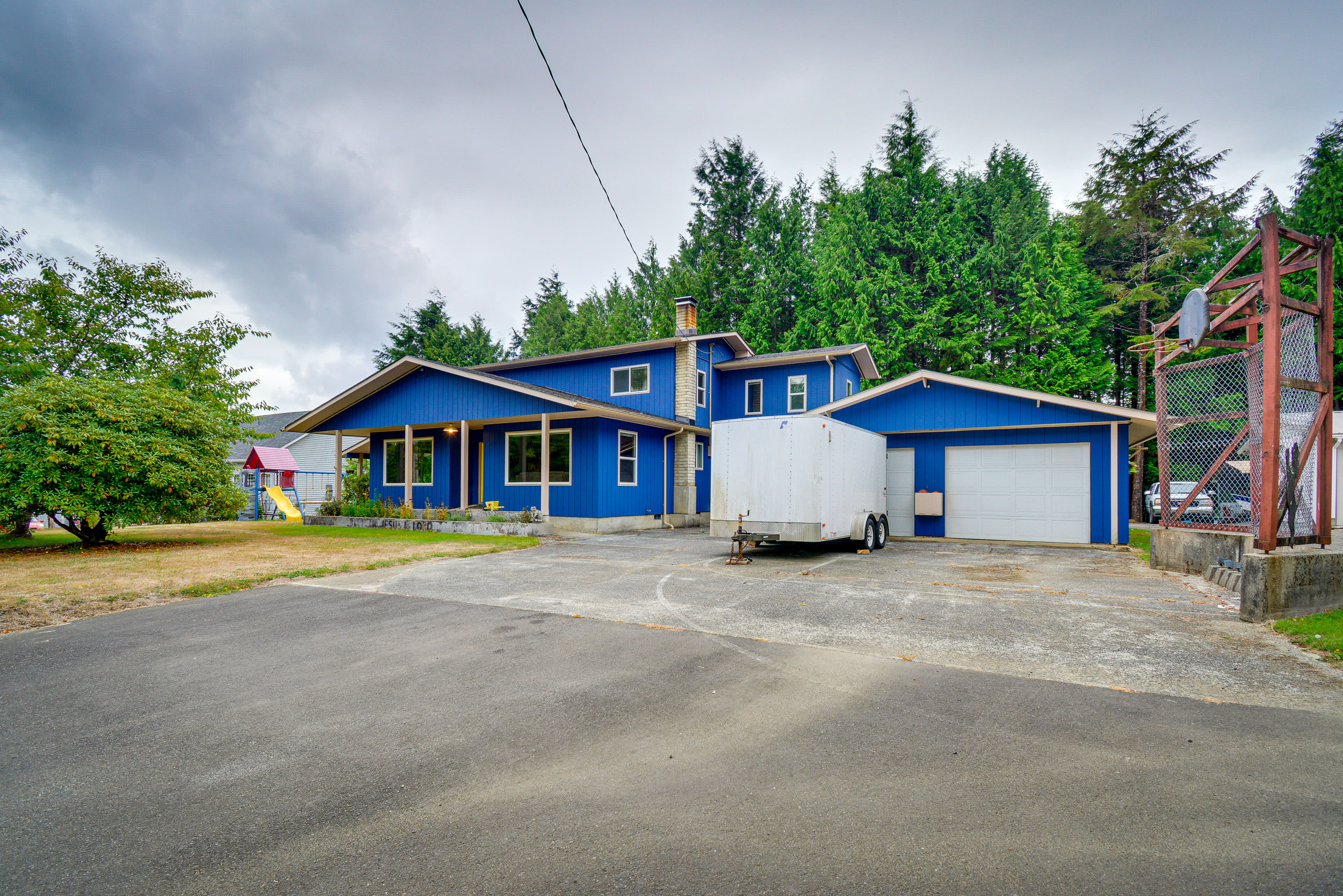 Parking | Driveway (3 Vehicles) | Trailer Parking