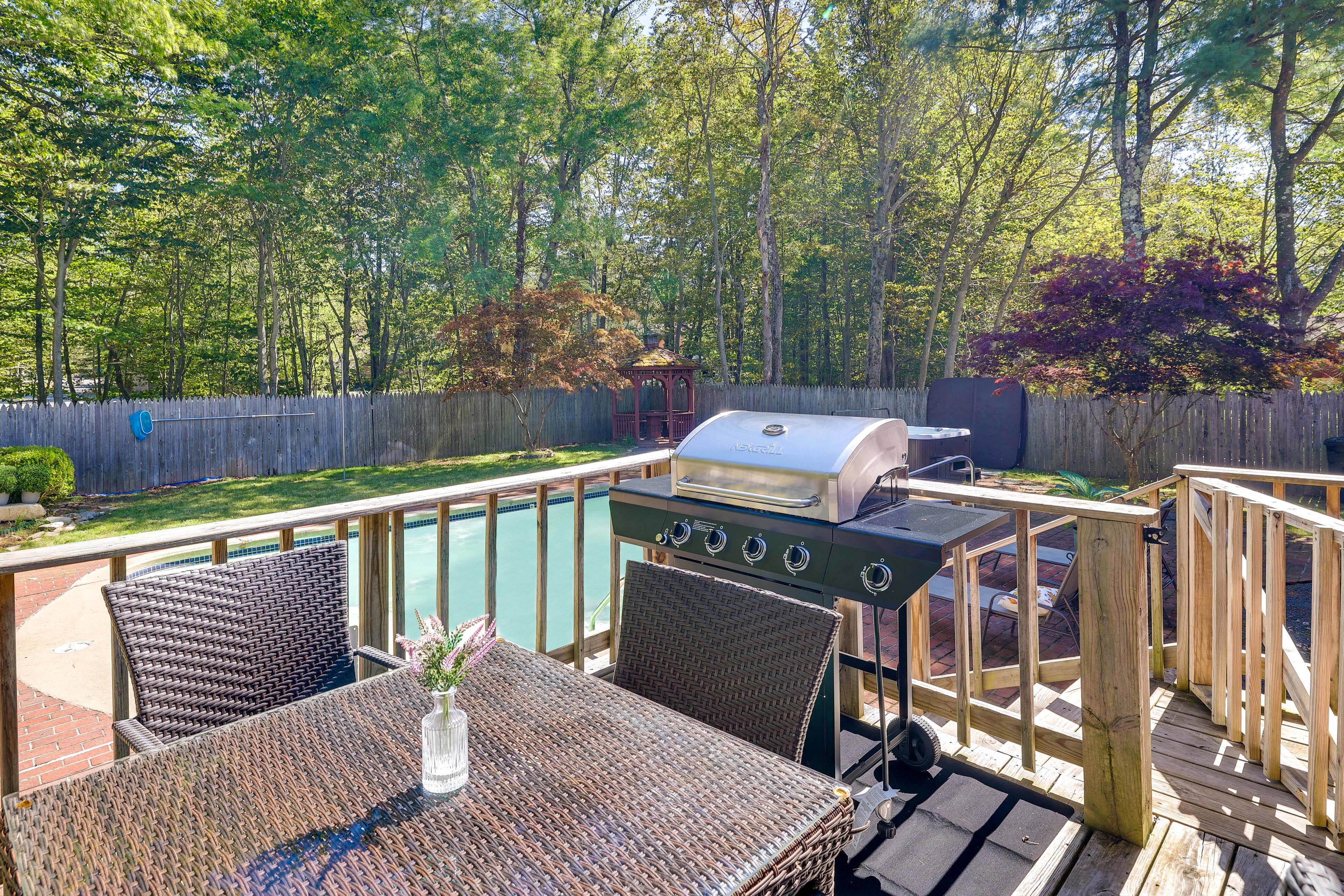 Back Deck | Gas Grill | Pool Unavailable