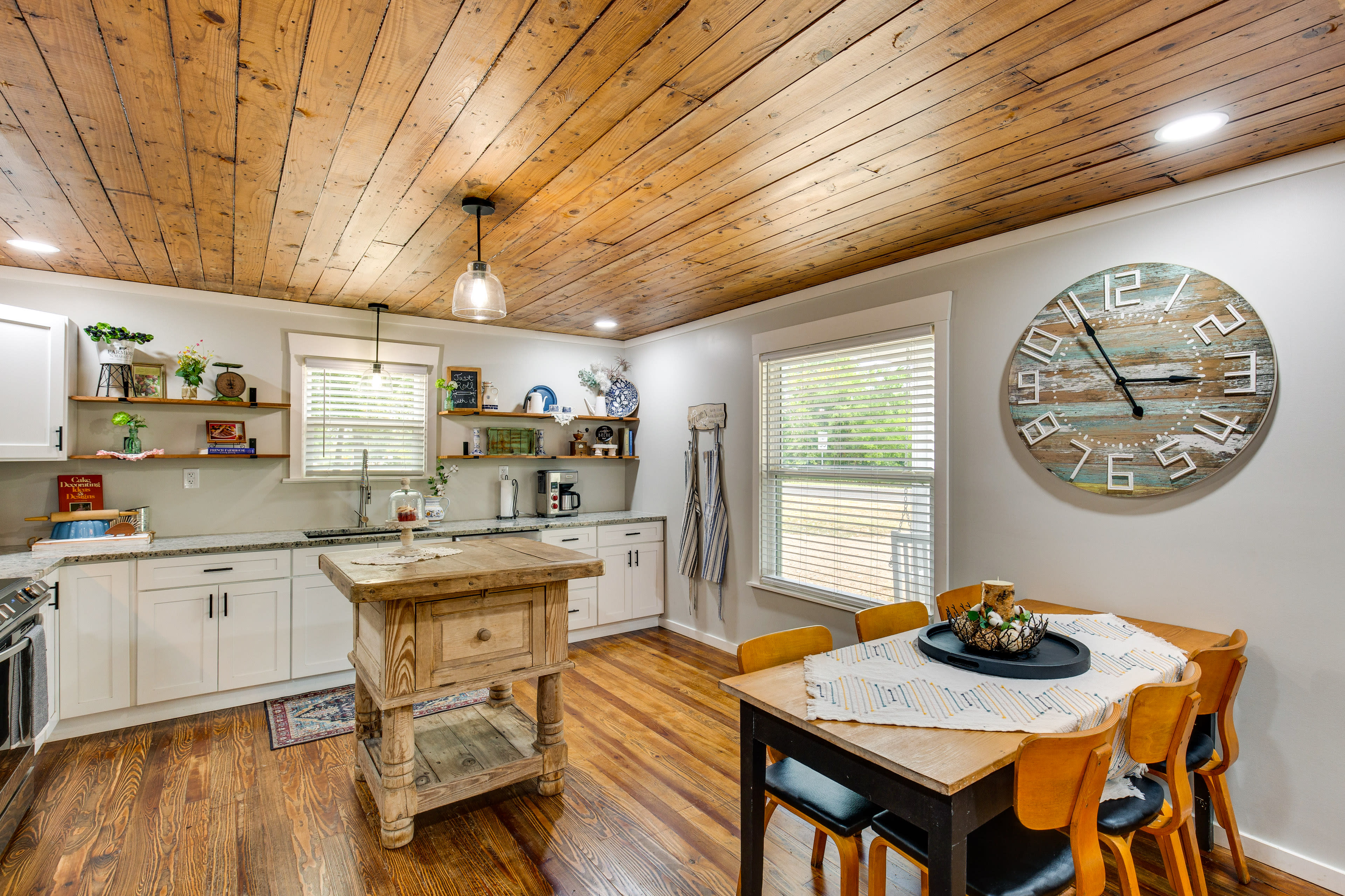 Dining Area | Dishware & Flatware