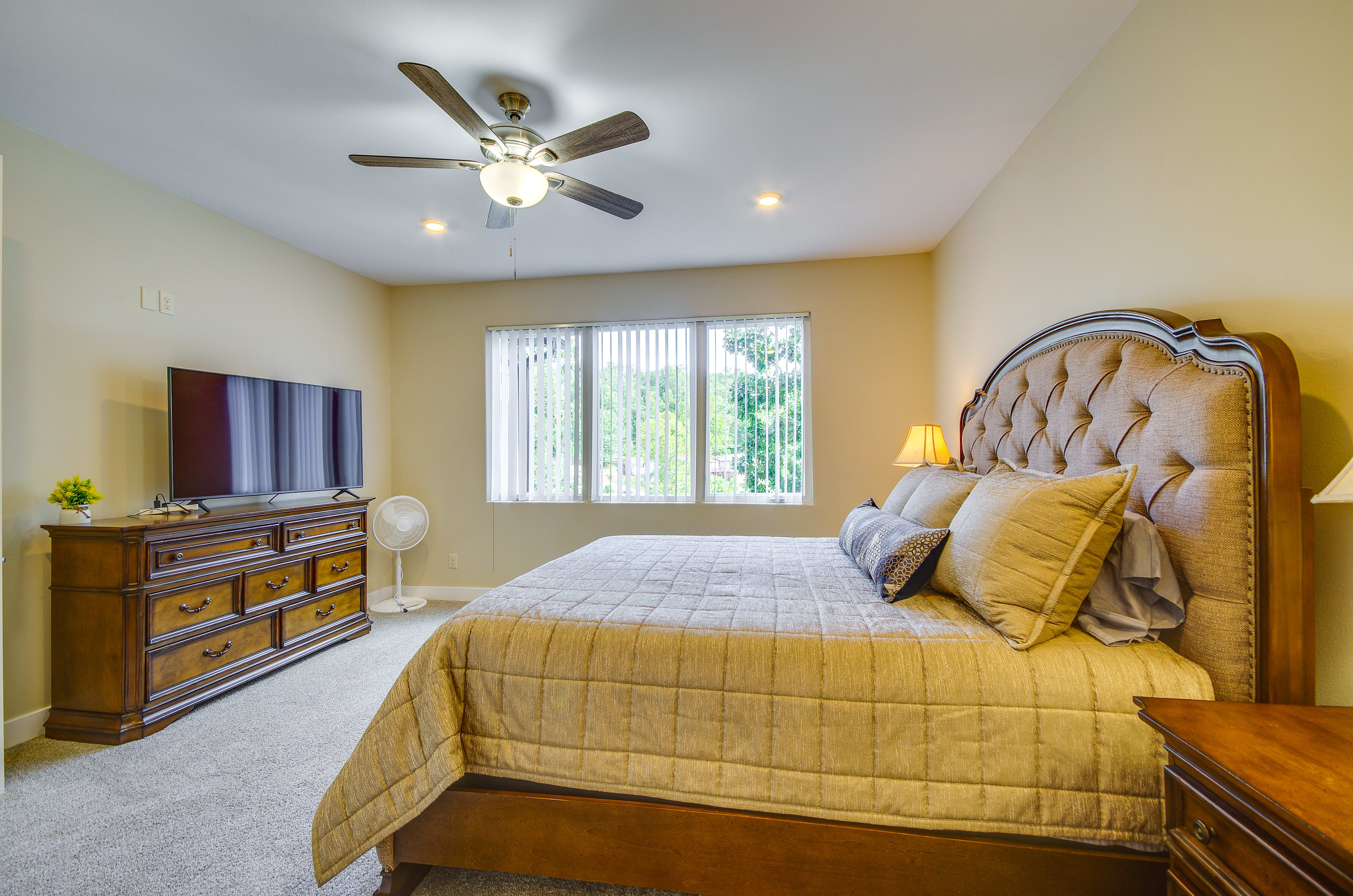 Bedroom 1 | California King Bed | Linens Provided | En-Suite | Main Floor