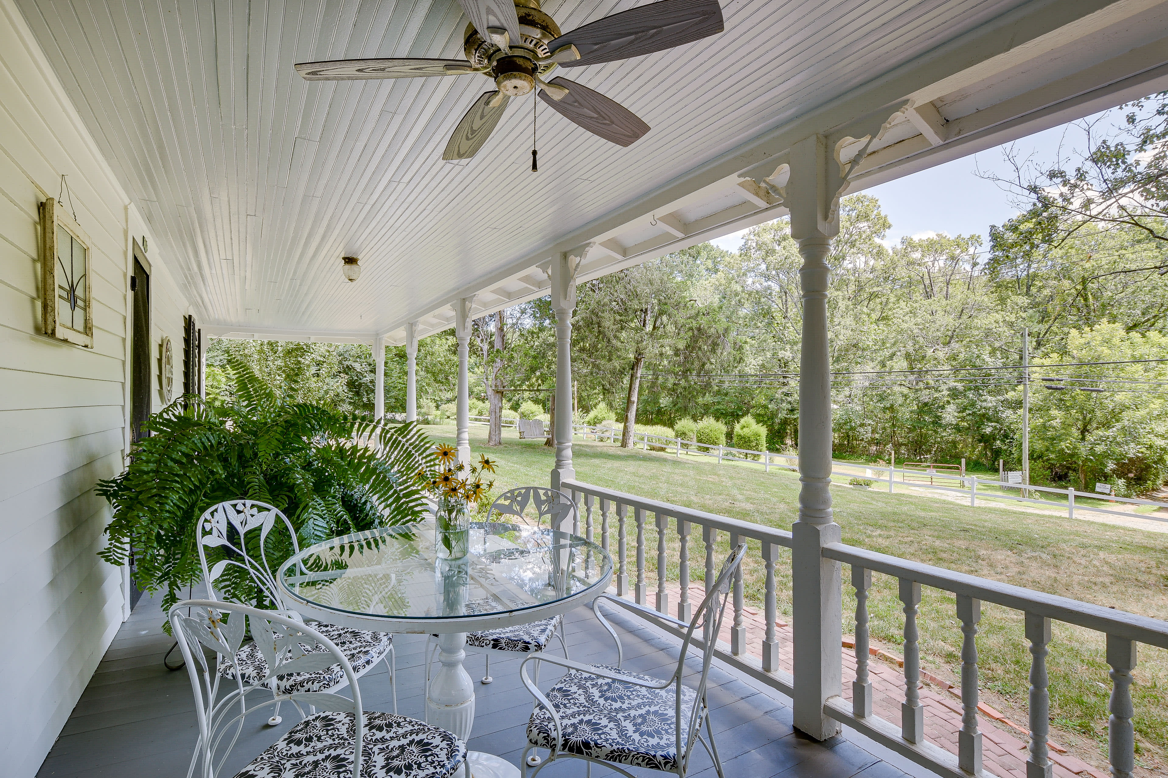 Front Porch | Outdoor Dining Areas | Gas Grill | Free WiFi