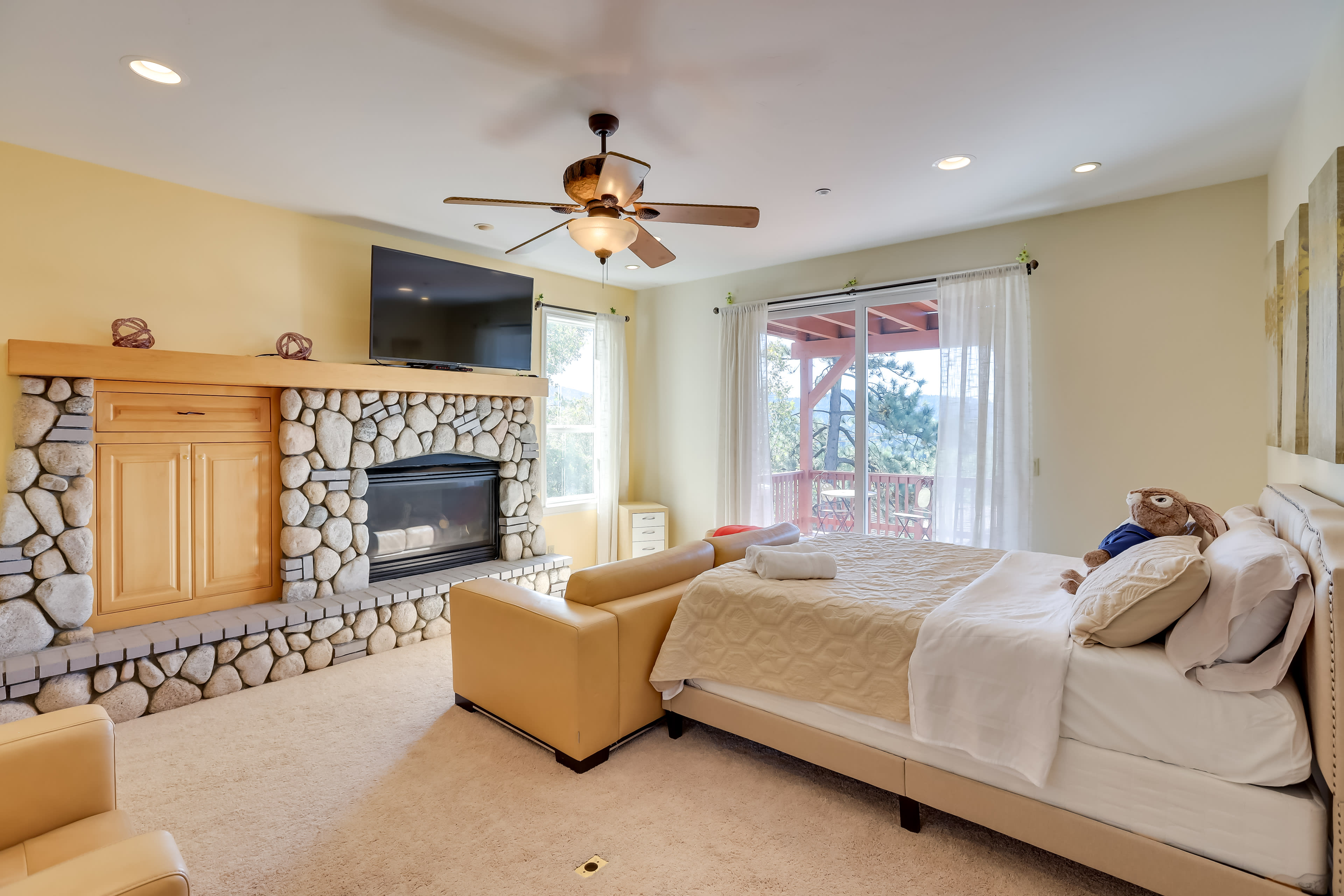 Bonus Room | Queen Bed | Fireplace | Access to Deck 3 | 1st Floor