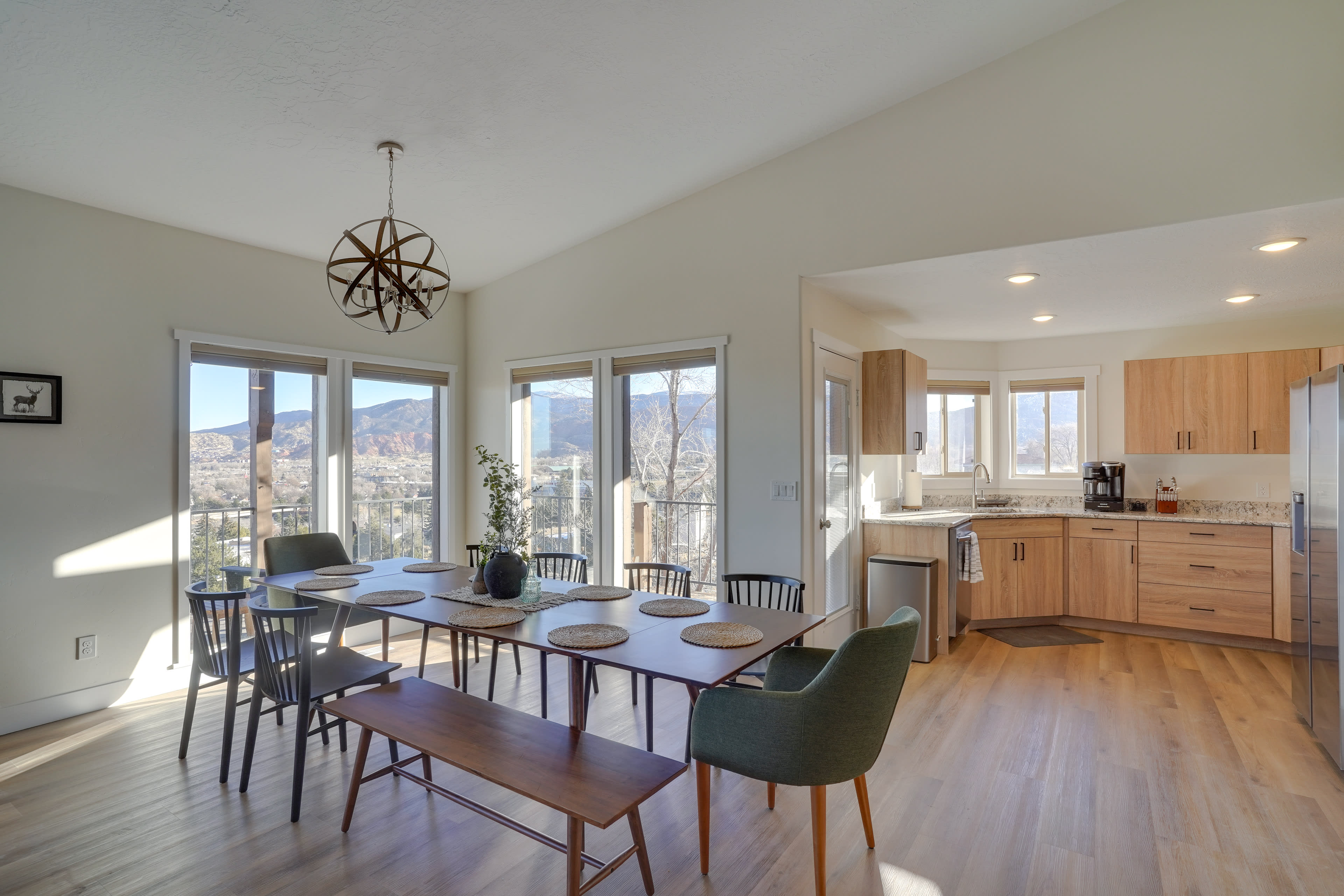 Dining Area | Dishware/Flatware Provided | 2nd Floor