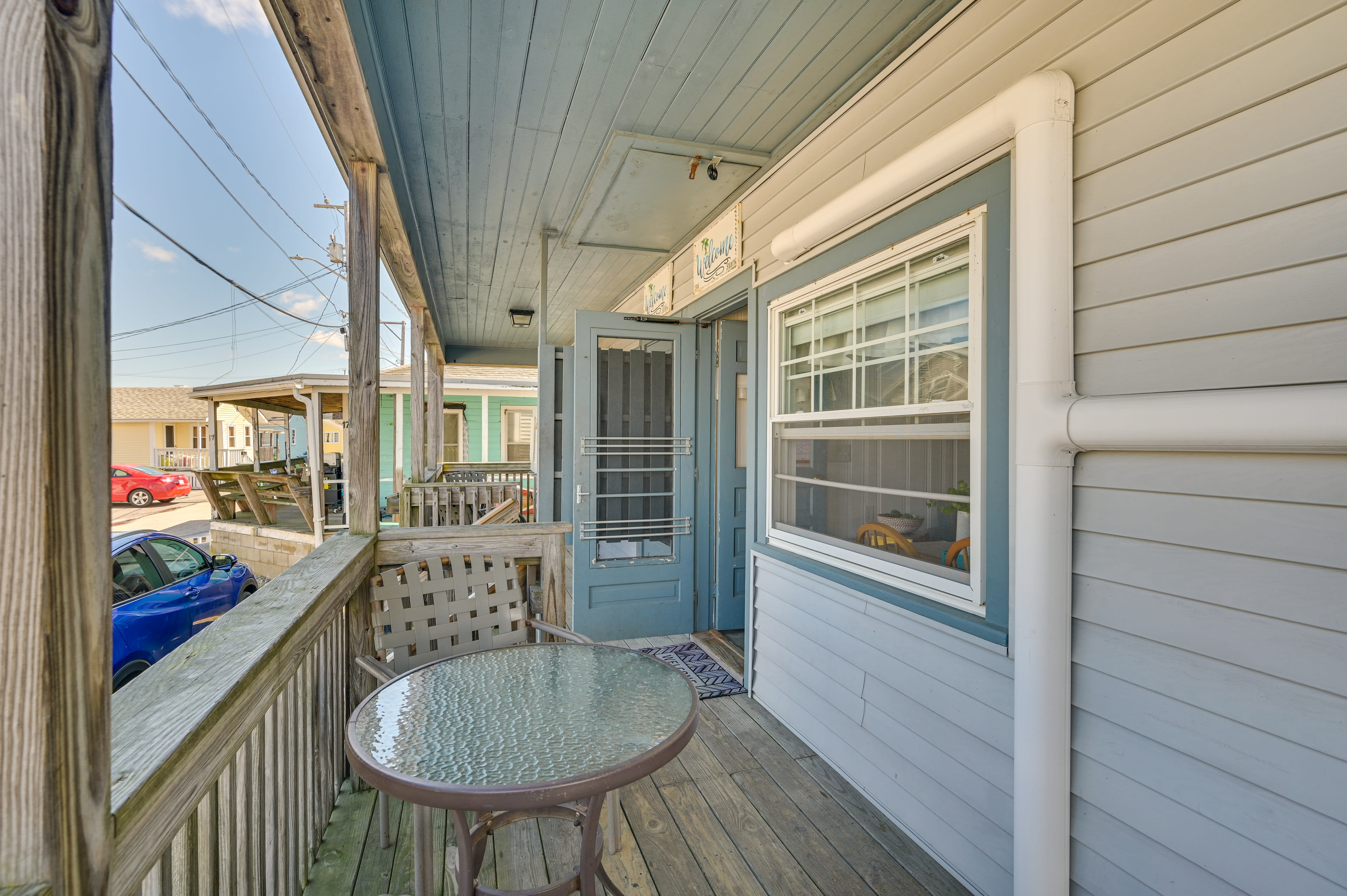 House Exterior | Furnished Porch