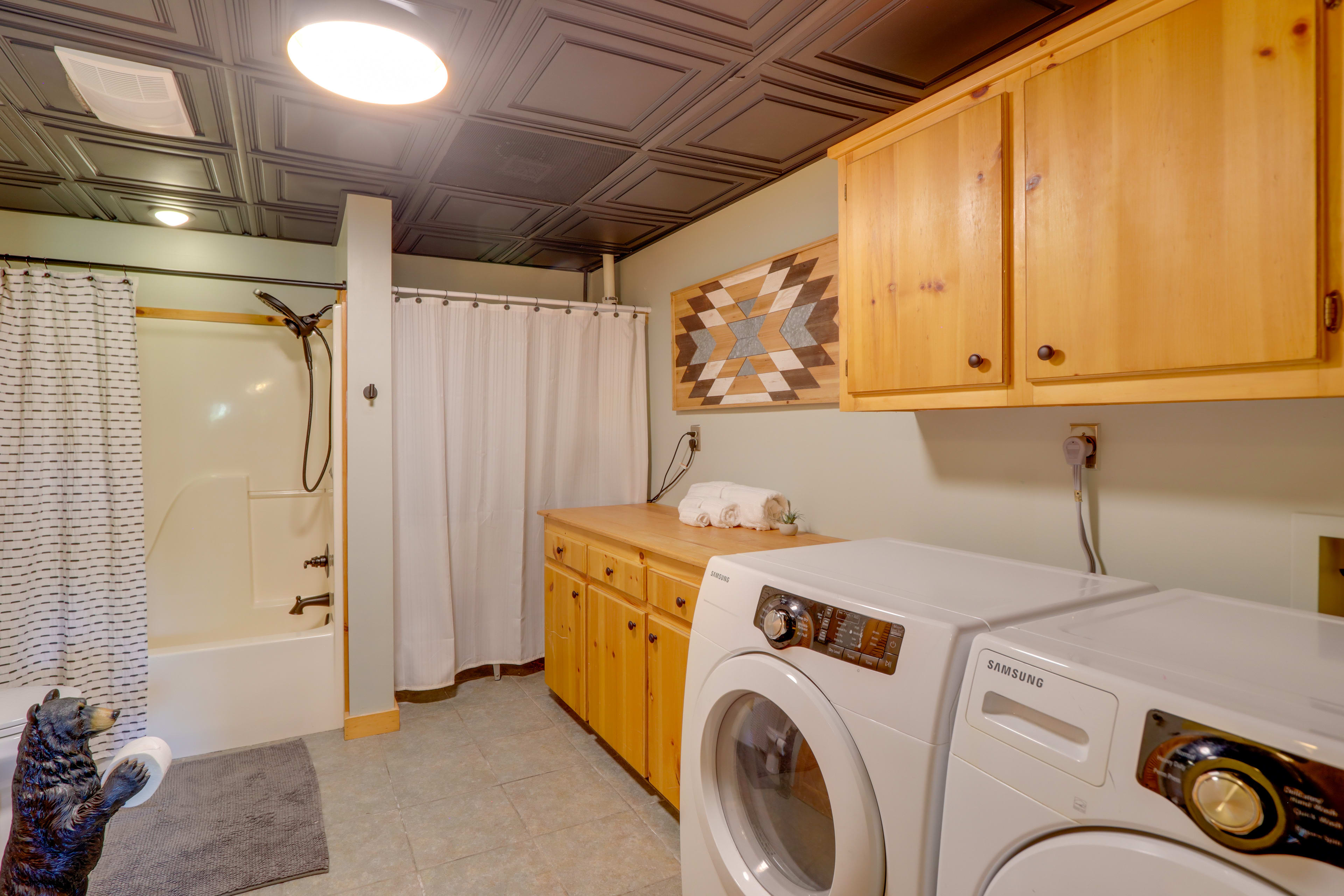 Full Bathroom | In-Unit Laundry