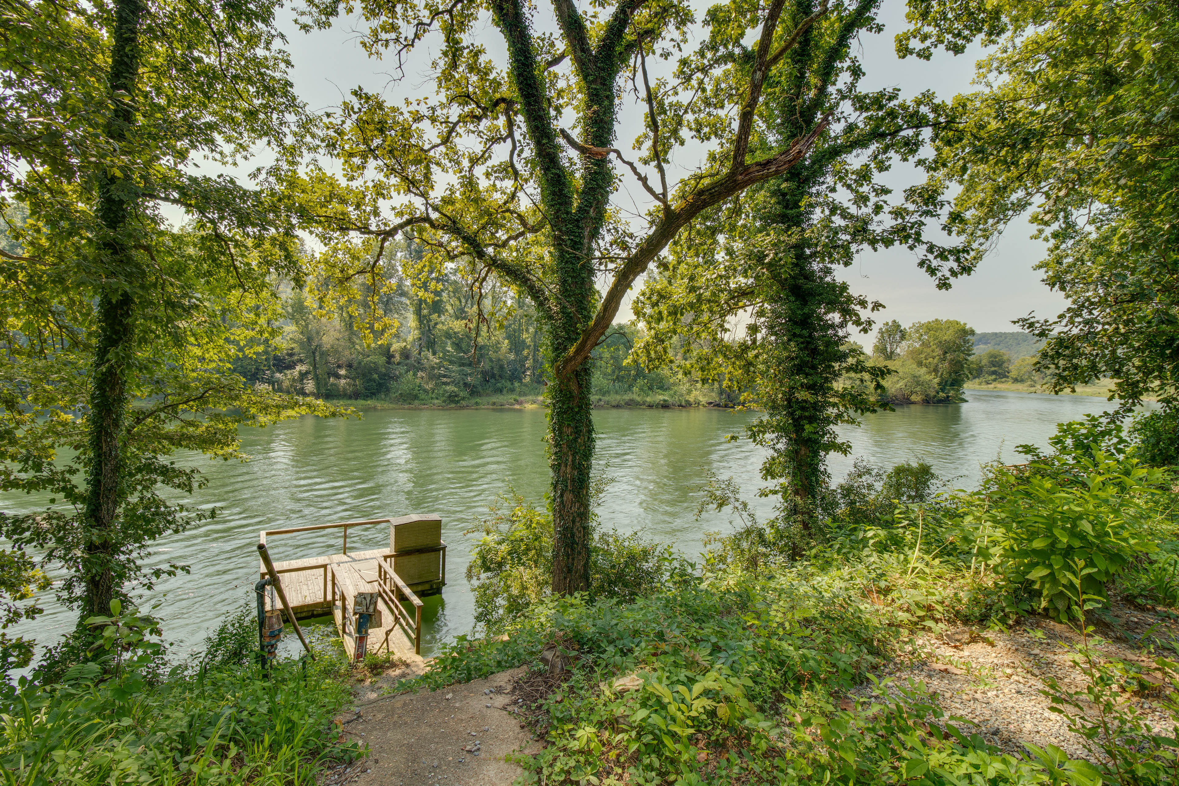 Shared Boat Dock | On Norfork River w/ Norfork Lake Access