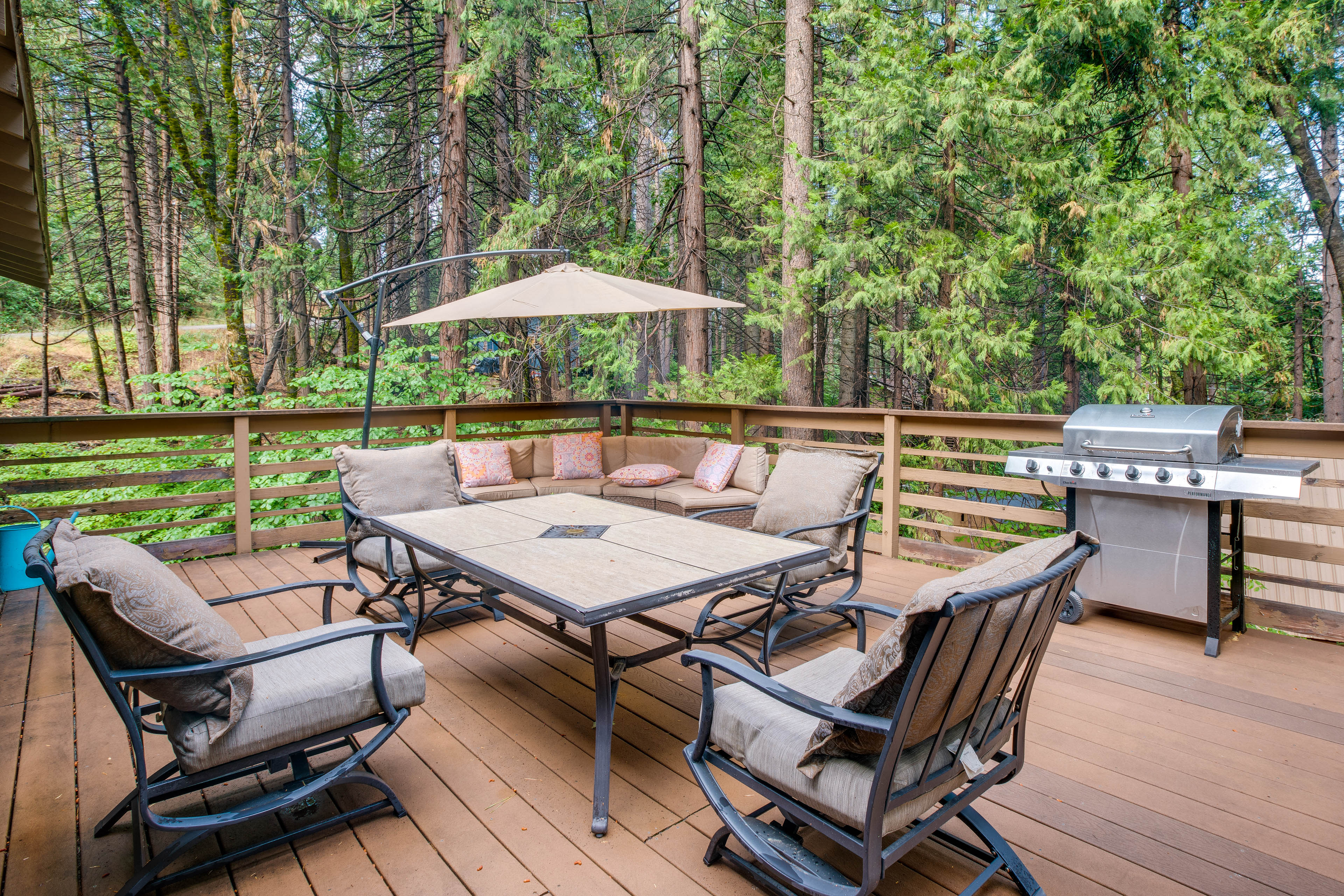 Private Deck | Gas Grill