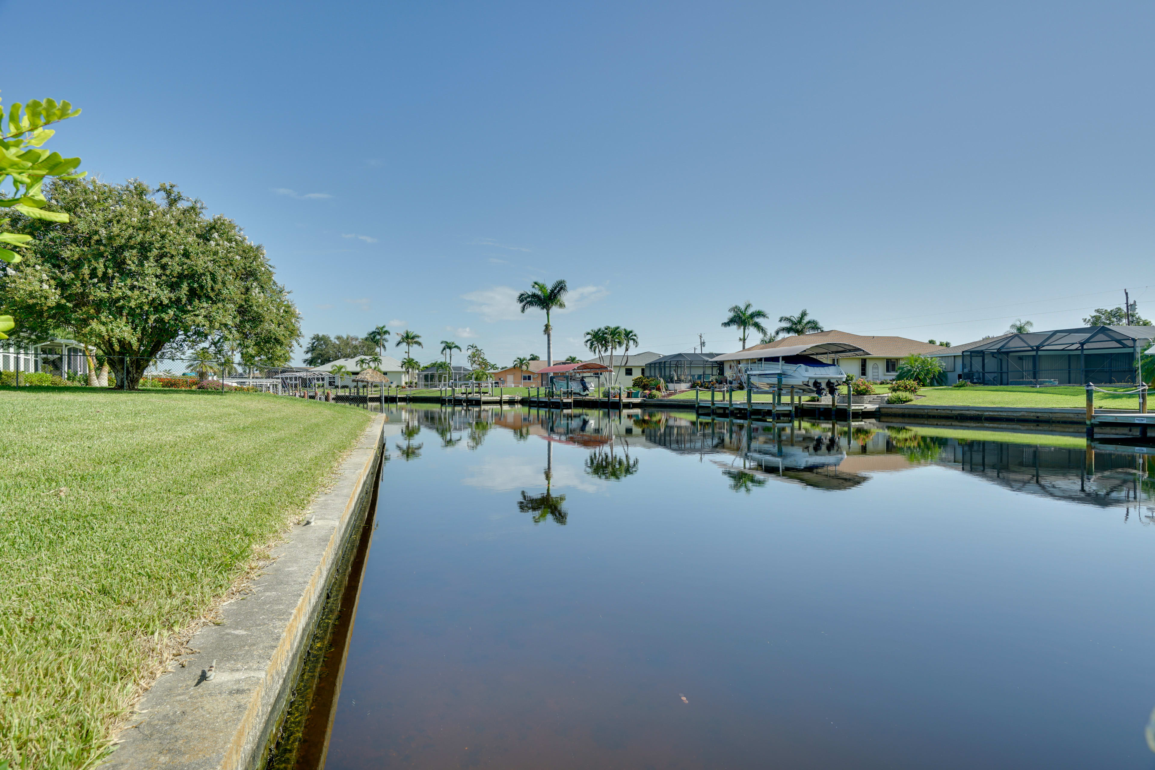 Waterfront Patio | Outdoor Seating | Boat Dock