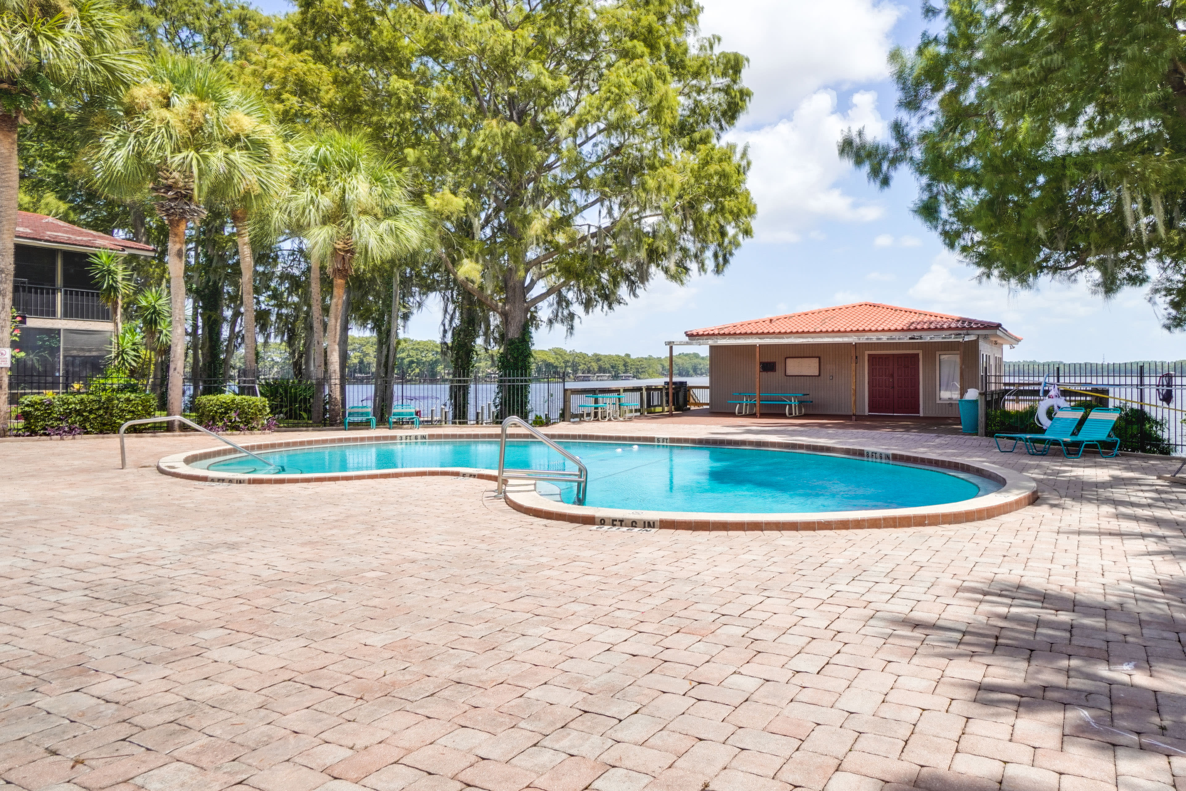 Lake Howell On-Site | Community Outdoor Pool Access