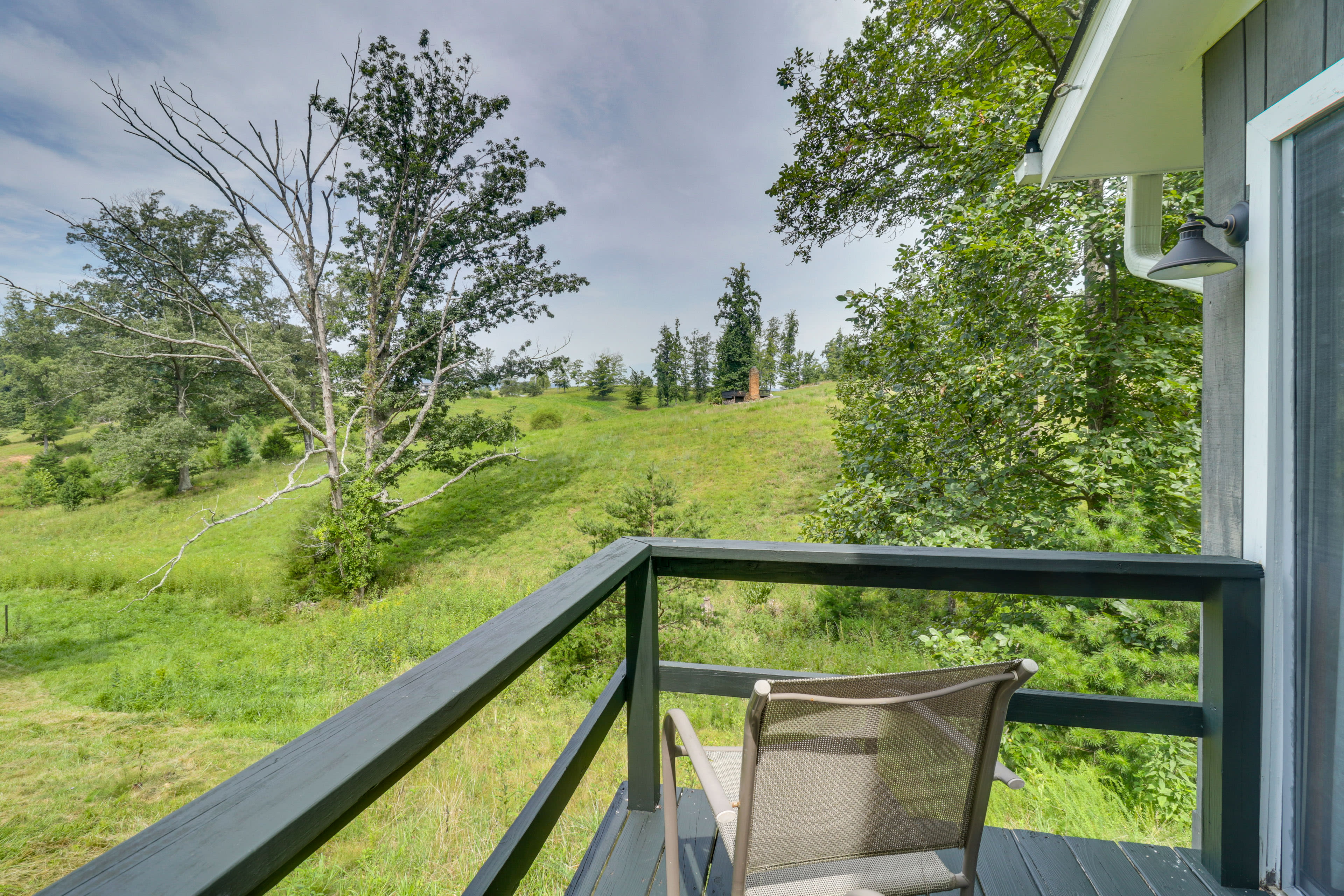 Private Deck | Single-Story Cottage