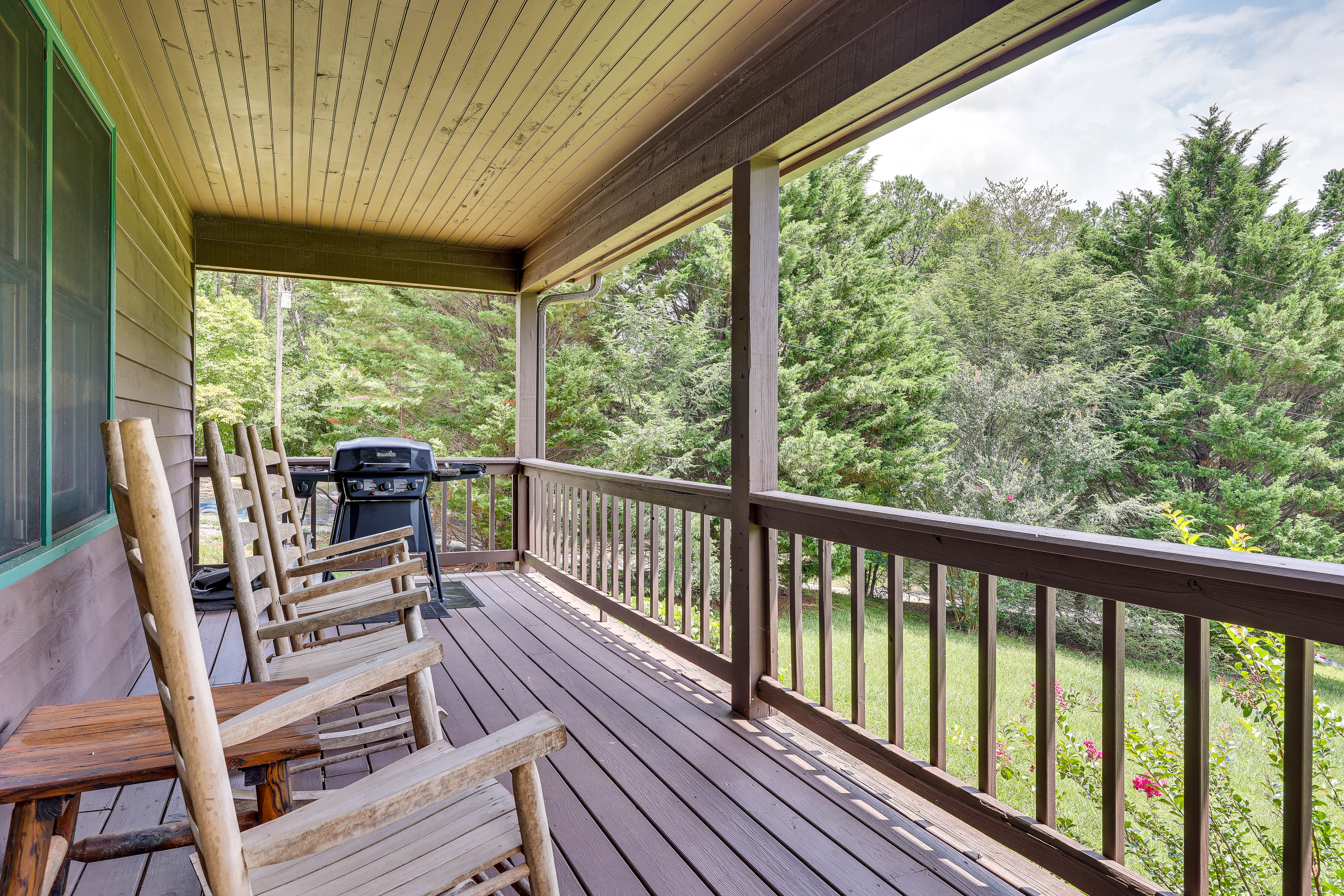 Private Backyard Area | Fire Pit w/ Seating | Cornhole