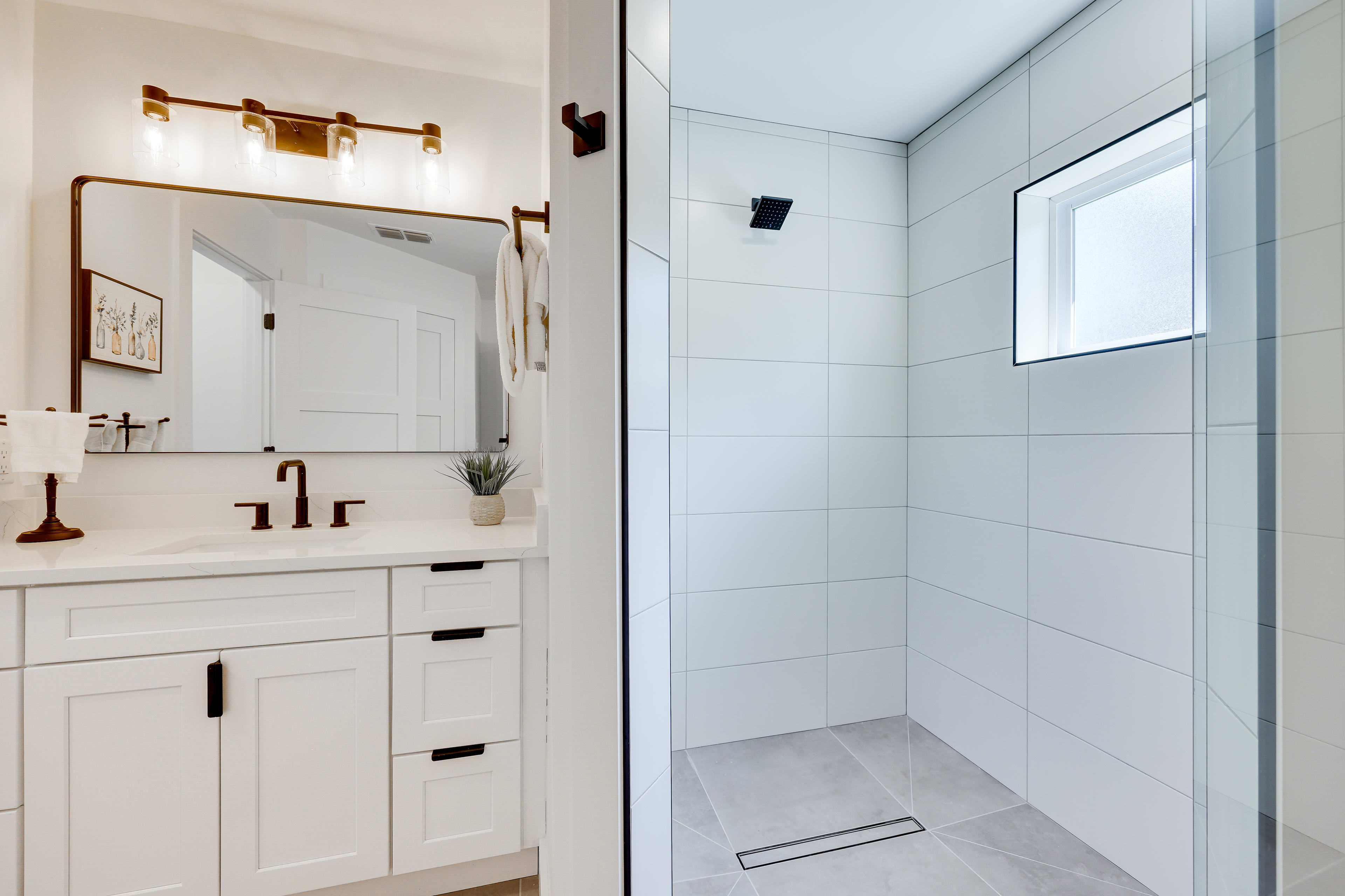 En-Suite Bathroom | Access via Bedroom 1 | Complimentary Toiletries | Hair Dryer