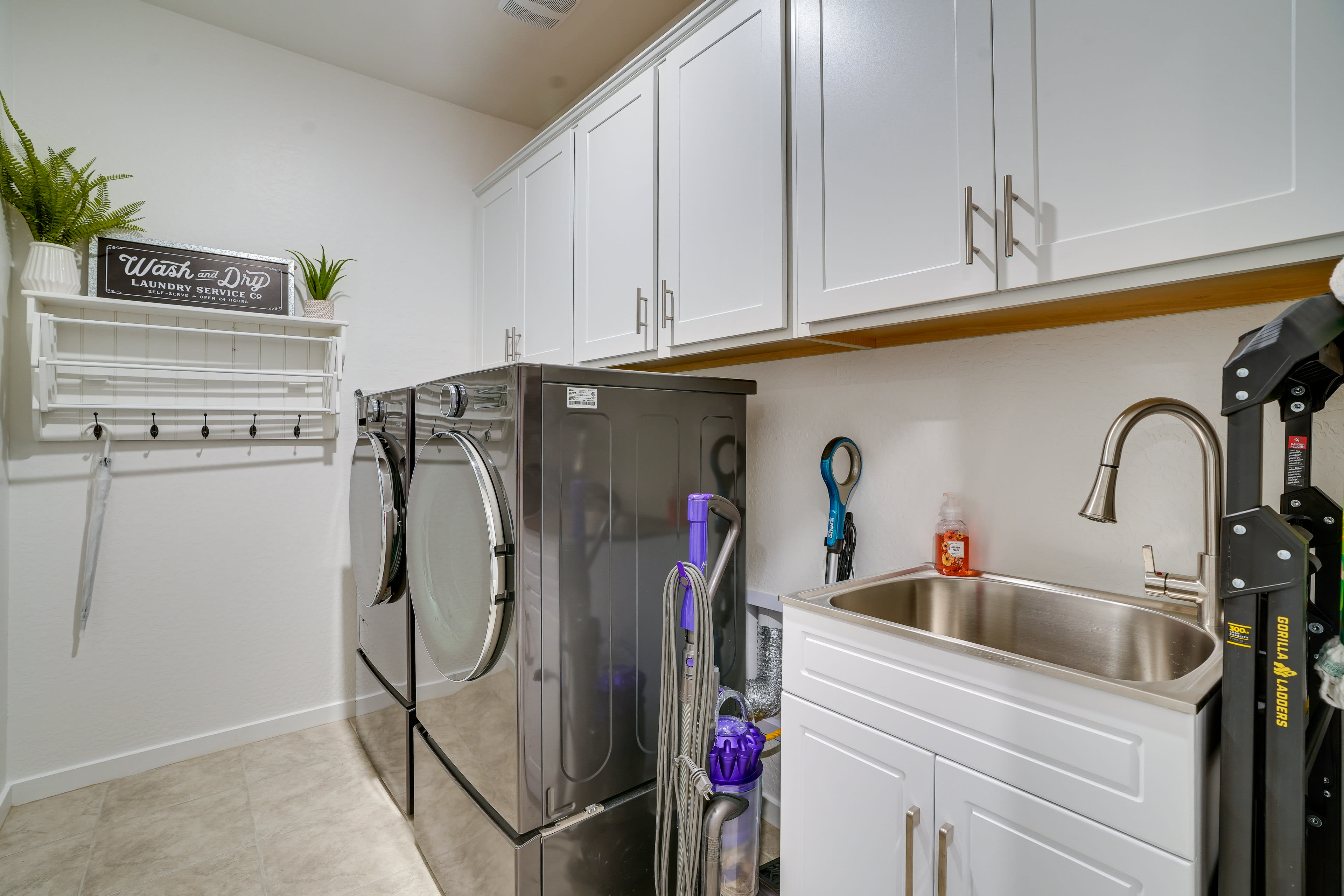 Laundry Room | Iron/Board | Laundry Detergent