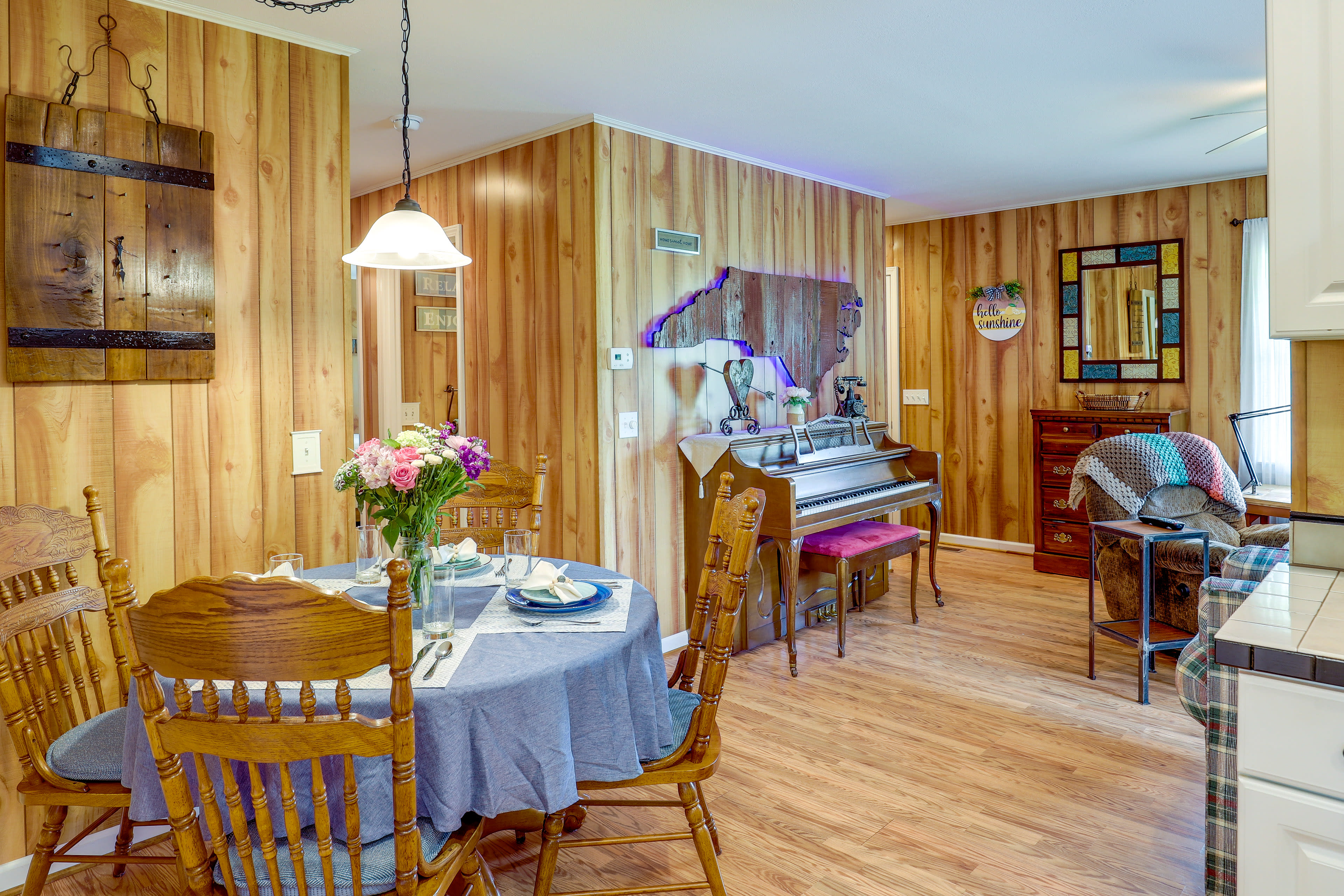 Dining Area | Dining Table | Dishware/Flatware