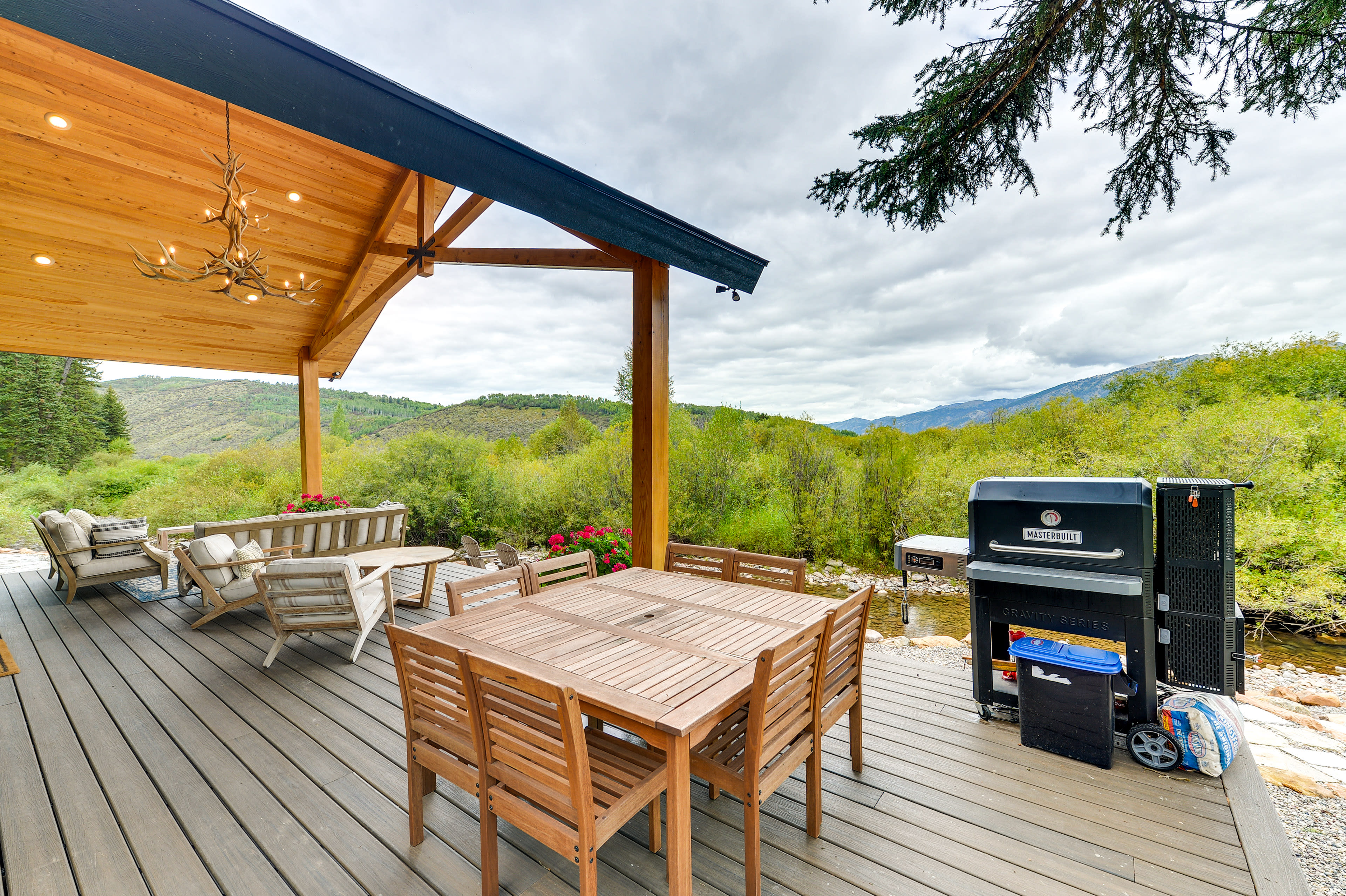 Outdoor Dining Area | Grill