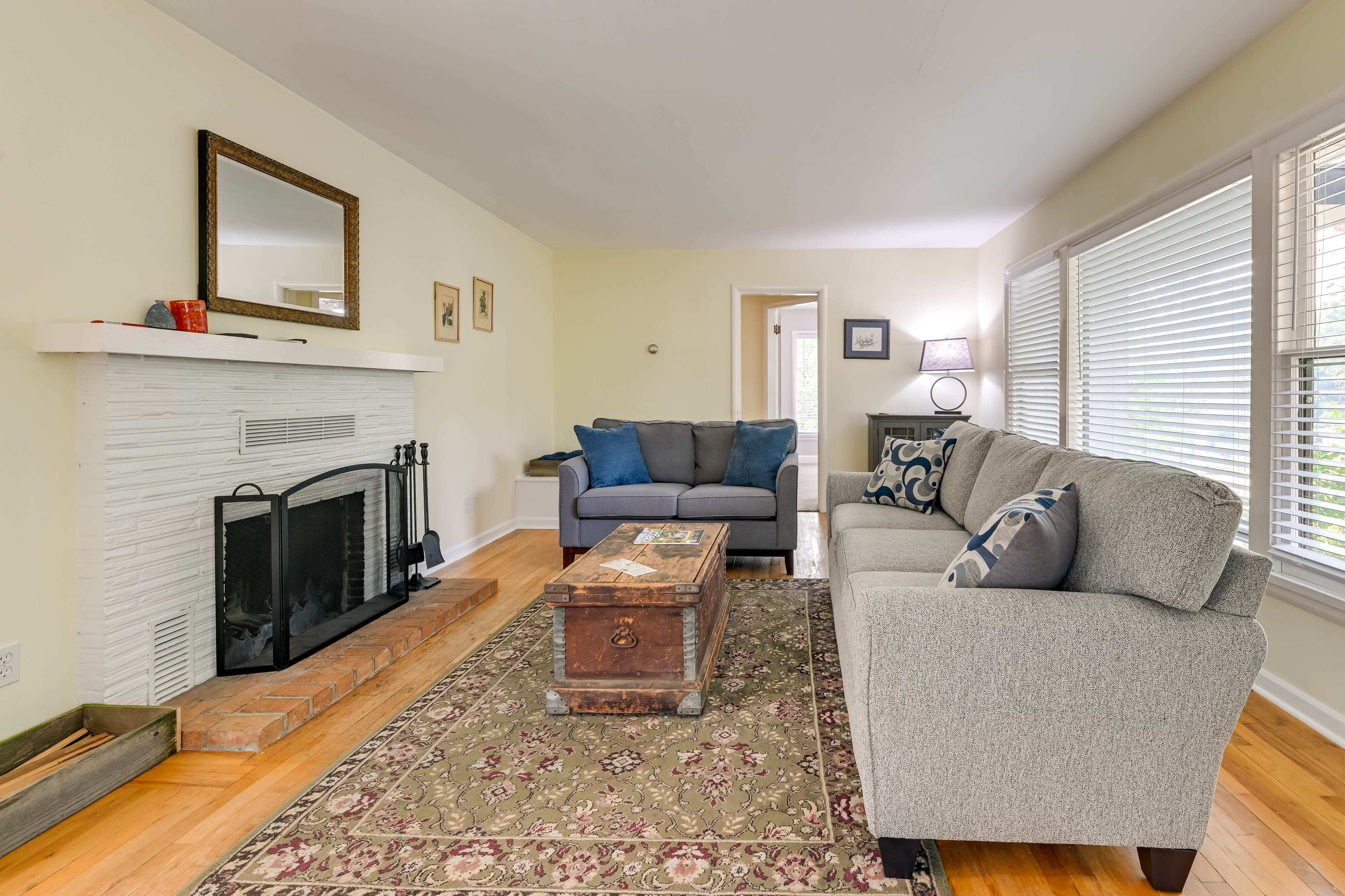 Living Room | Smart TV | Wood-Burning Fireplace (BYOW) | Free WiFi
