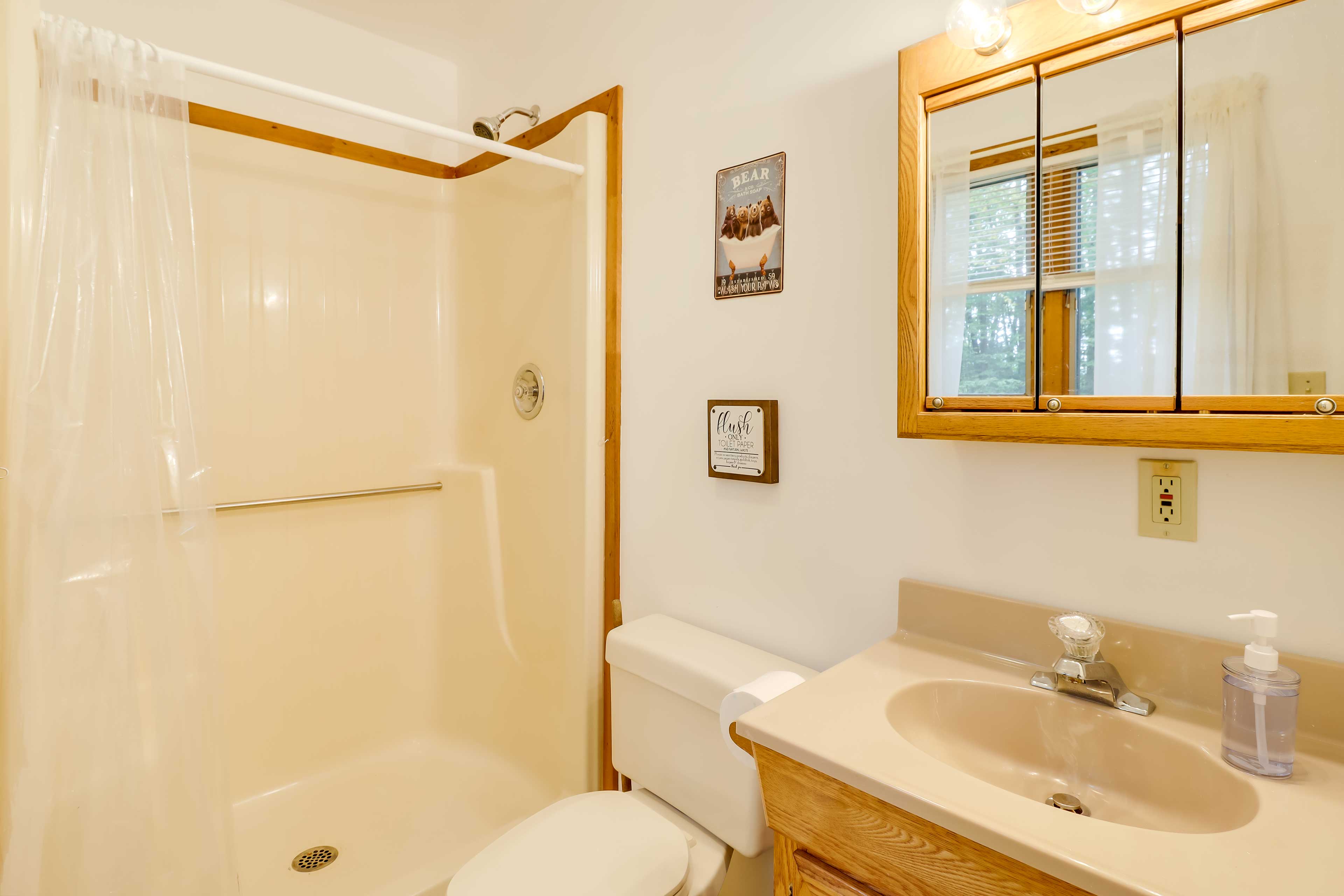 En-Suite Bathroom | Walk-In Shower | Complimentary Toiletries