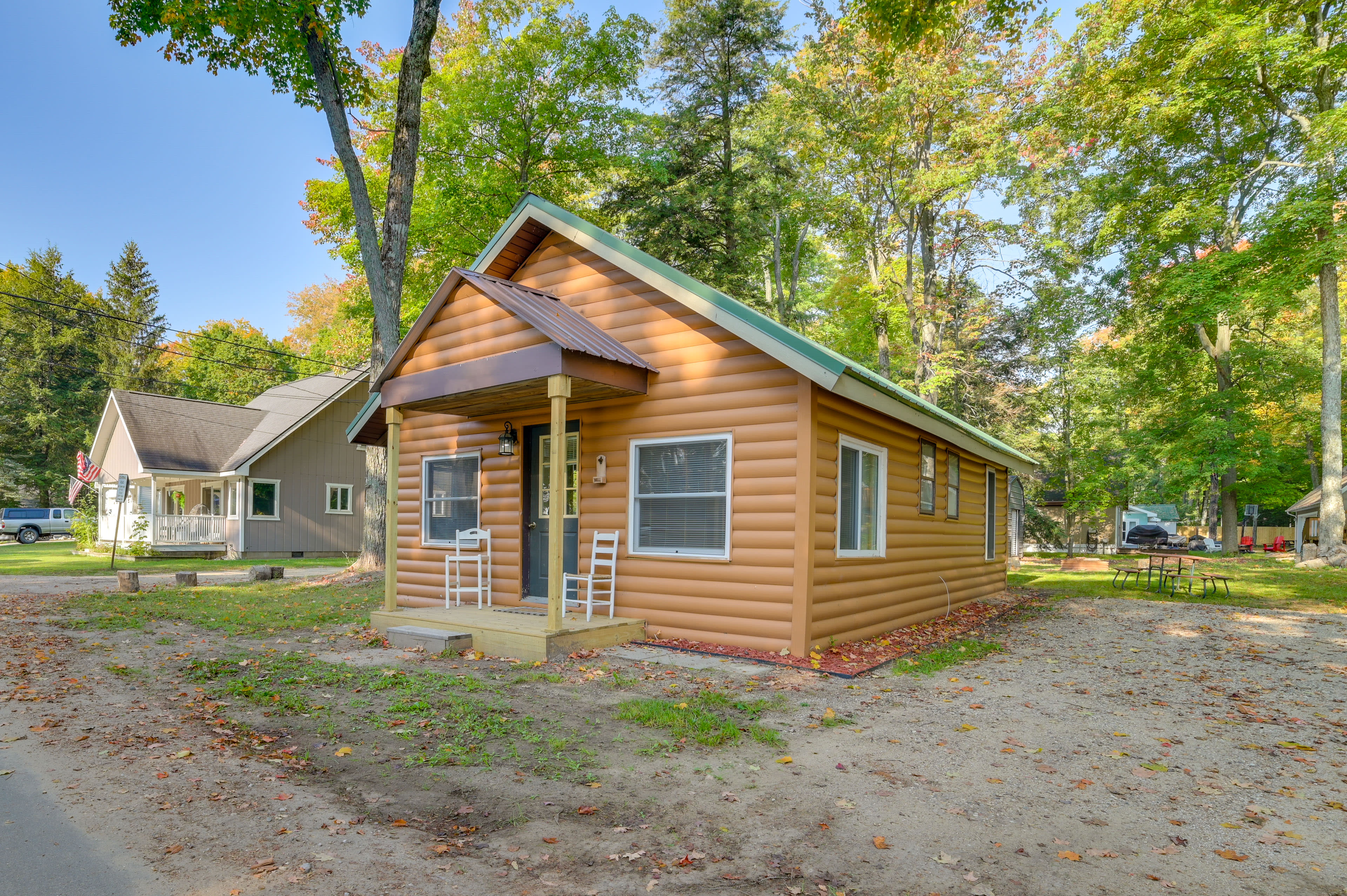 Cabin Exterior | Driveway Parking (4 Vehicles) | RV/Trailer Parking