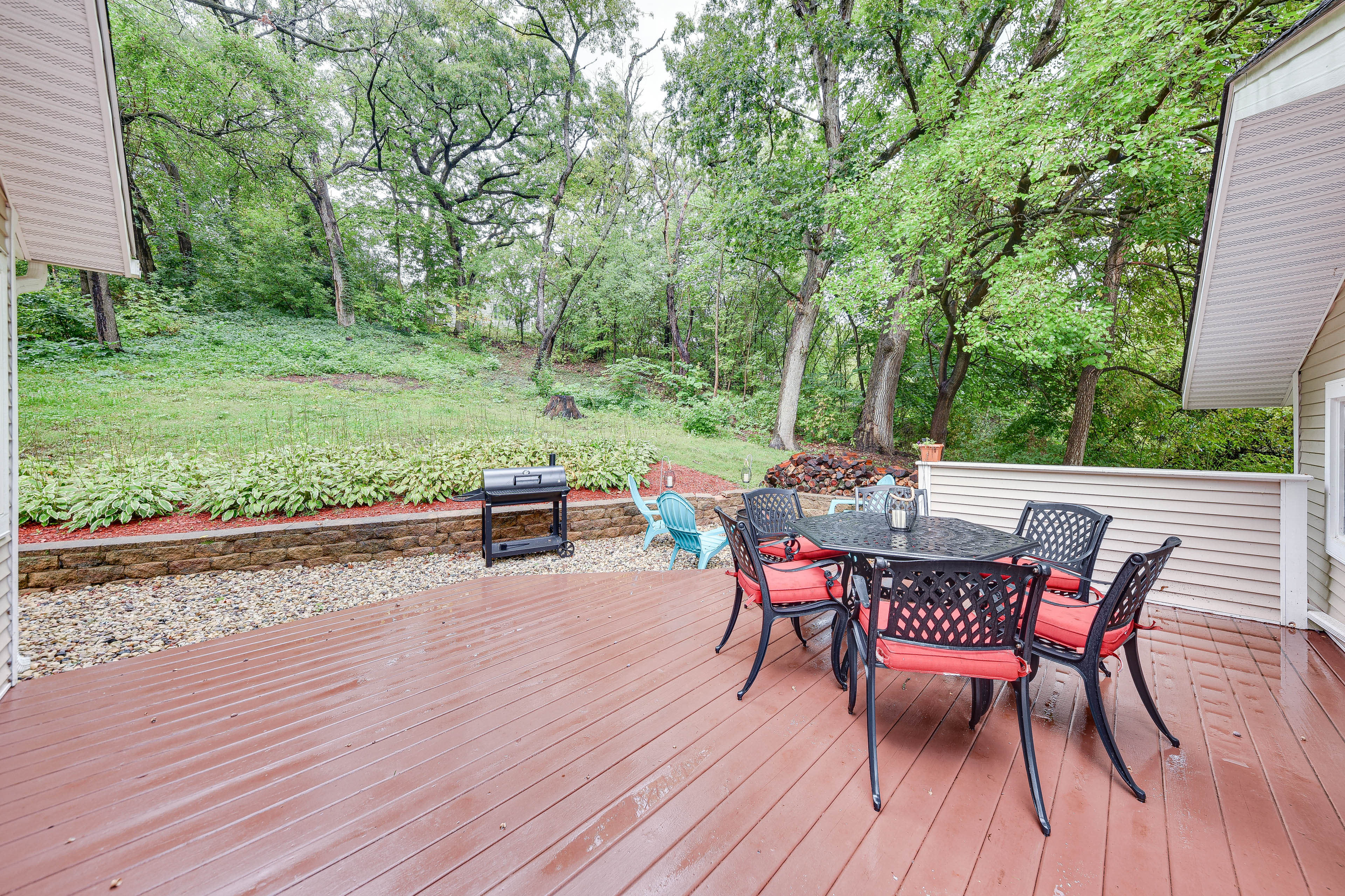 Deck | Dining Area | Charcoal Grill | Fire Pit