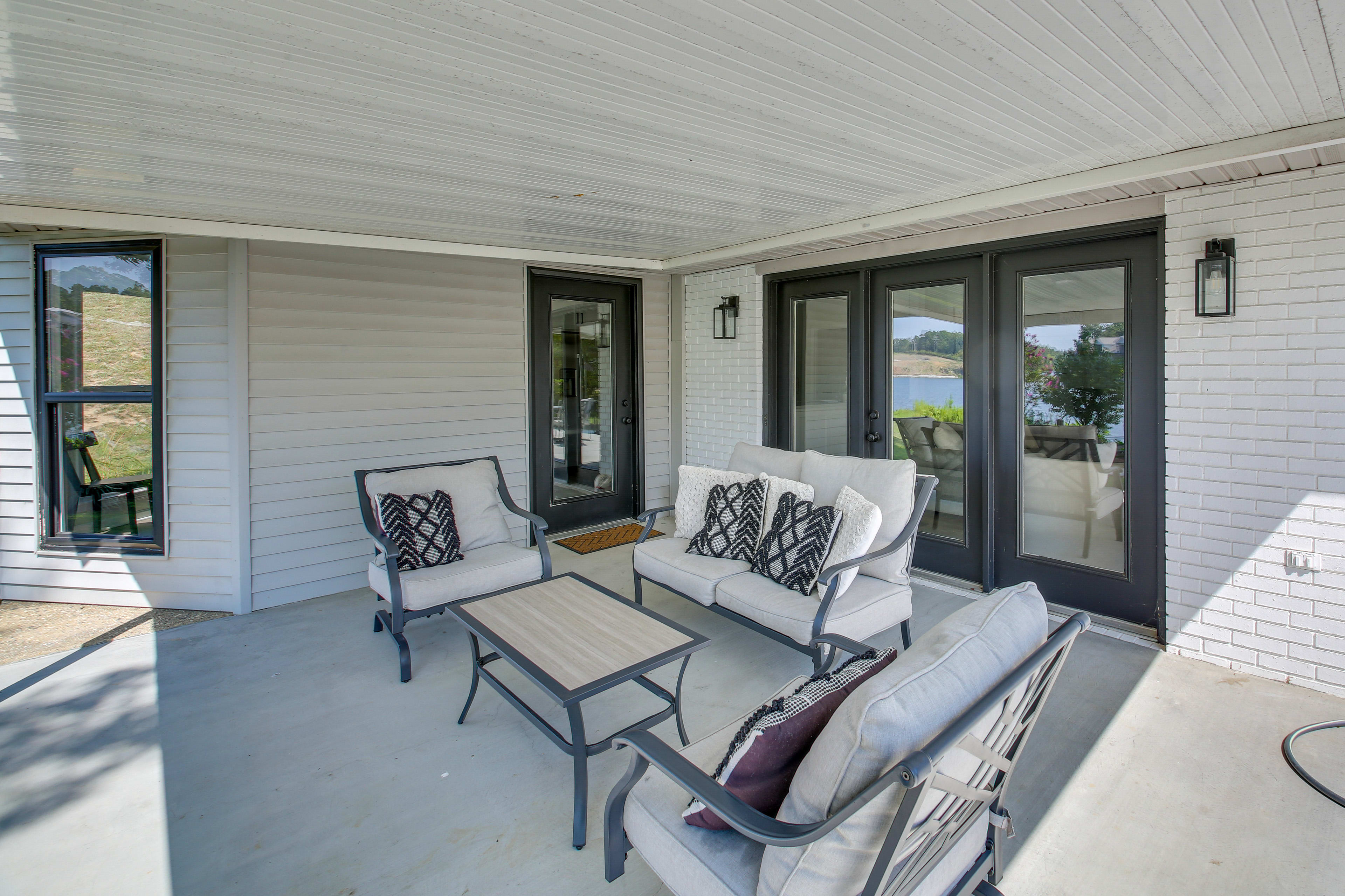 Private Covered Patio | Dining Area