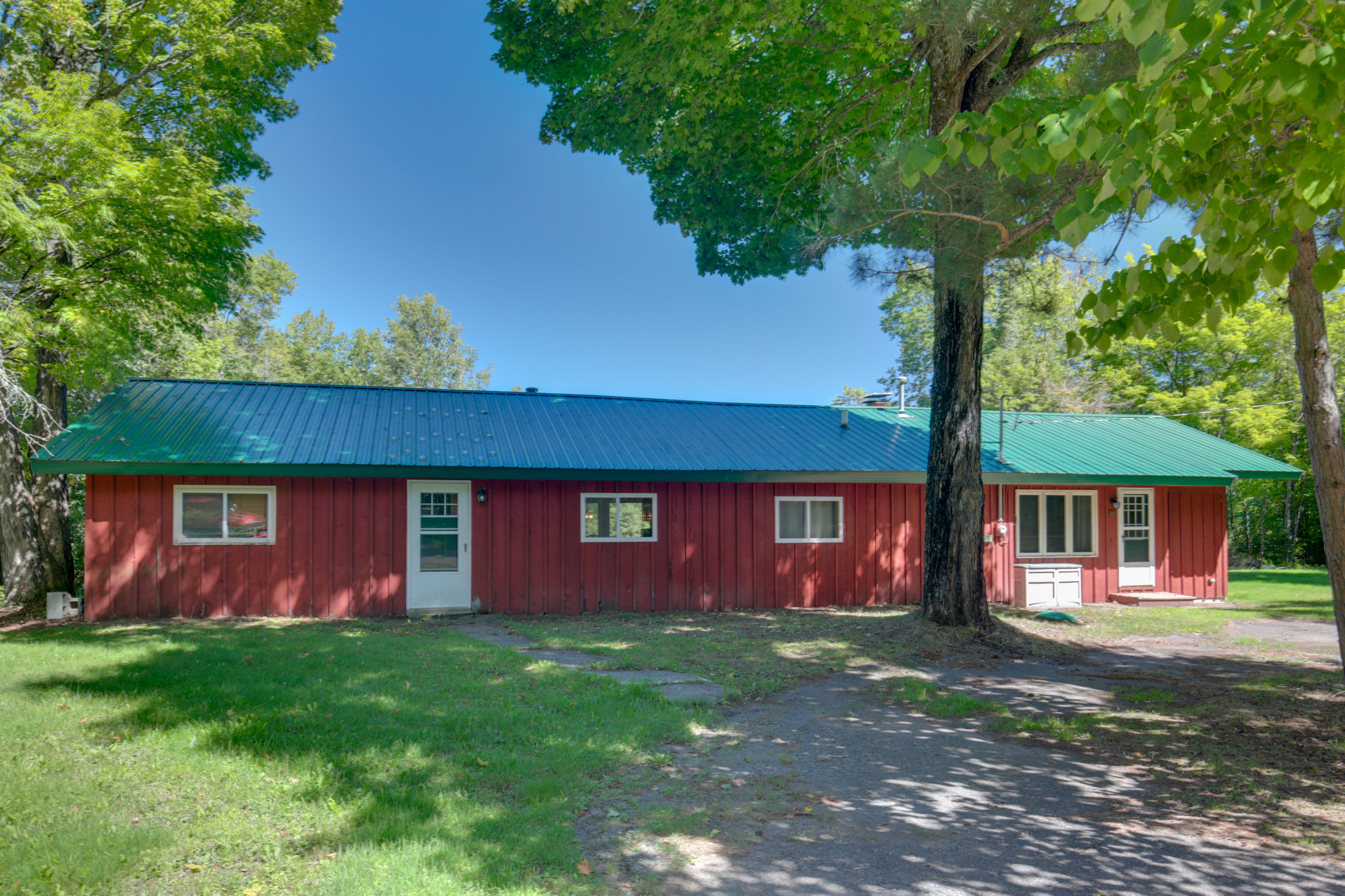 Parking | Driveway (3 Vehicles) | Lawn Parking | Trailer Parking