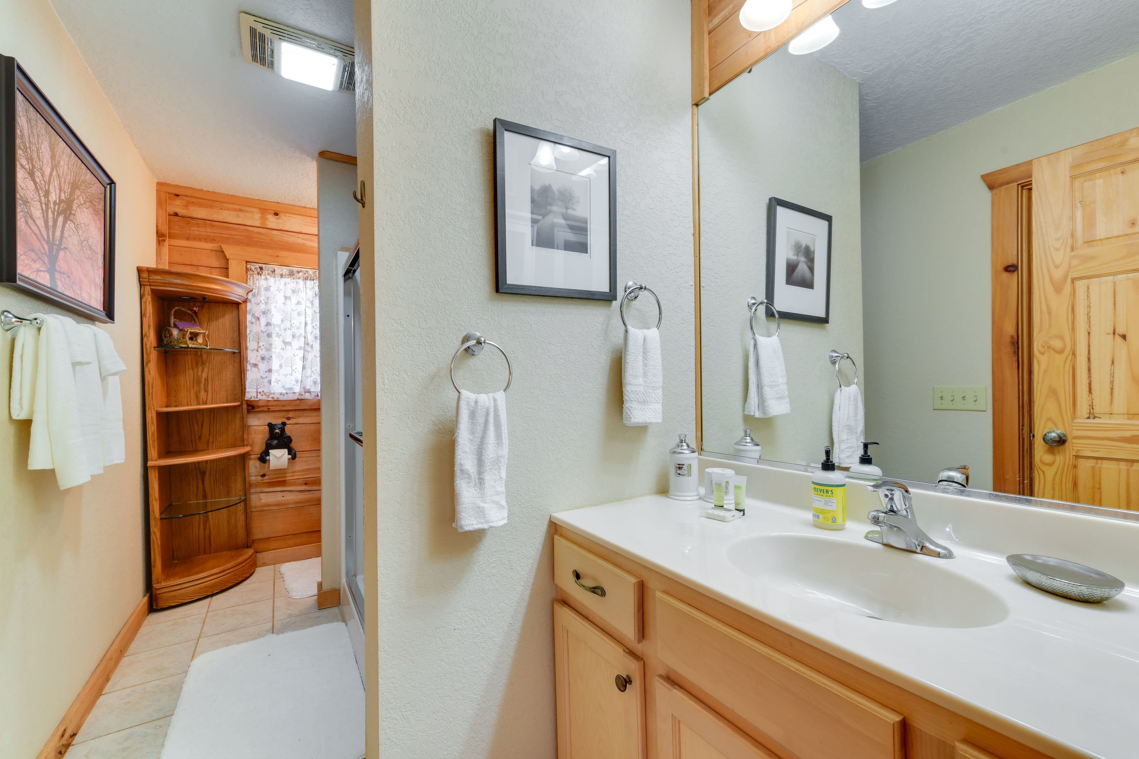 En-Suite Bathroom | Towels Provided