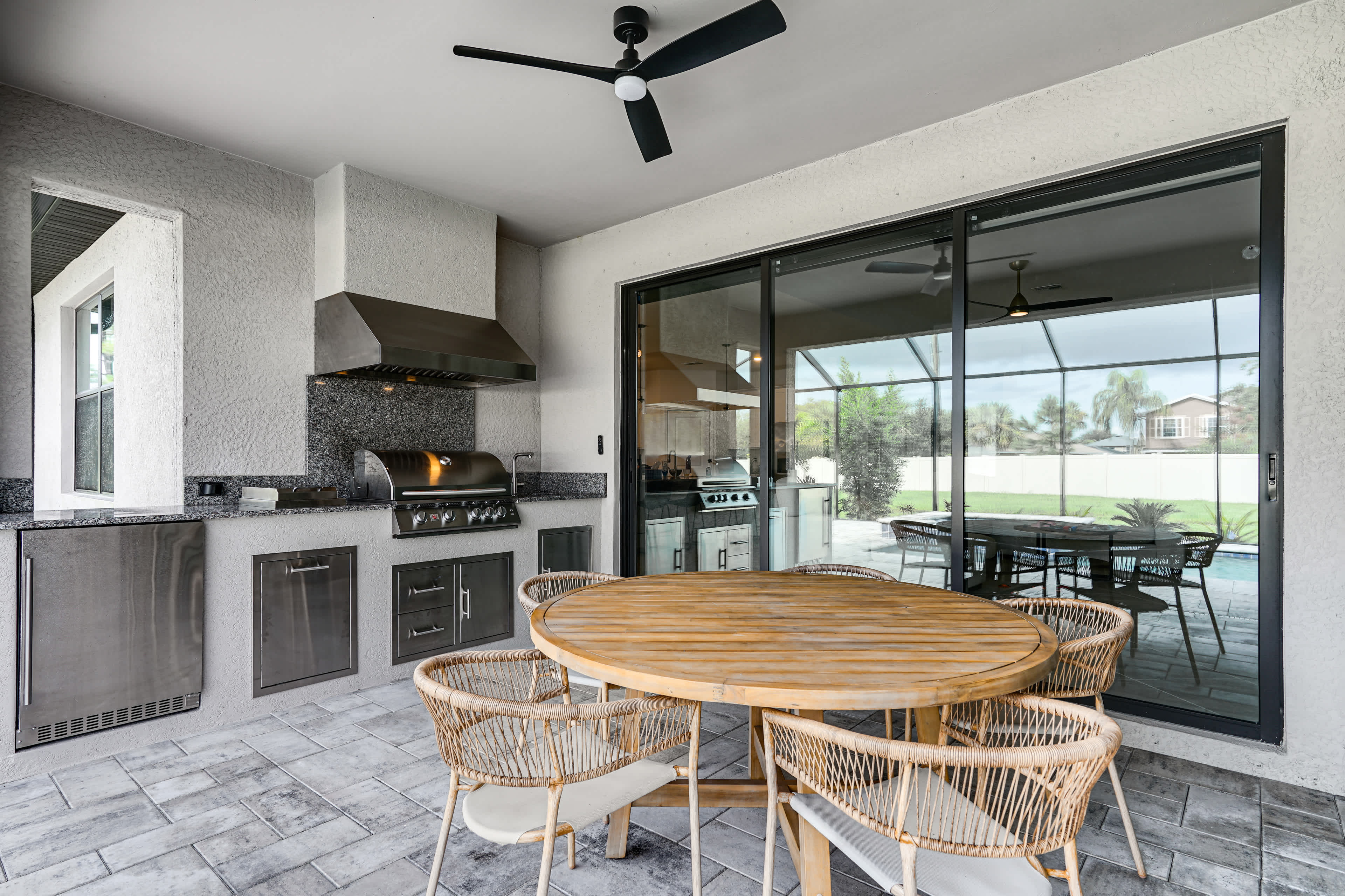 Patio | Outdoor Kitchen | Built-In Grill | Outdoor Dining Area